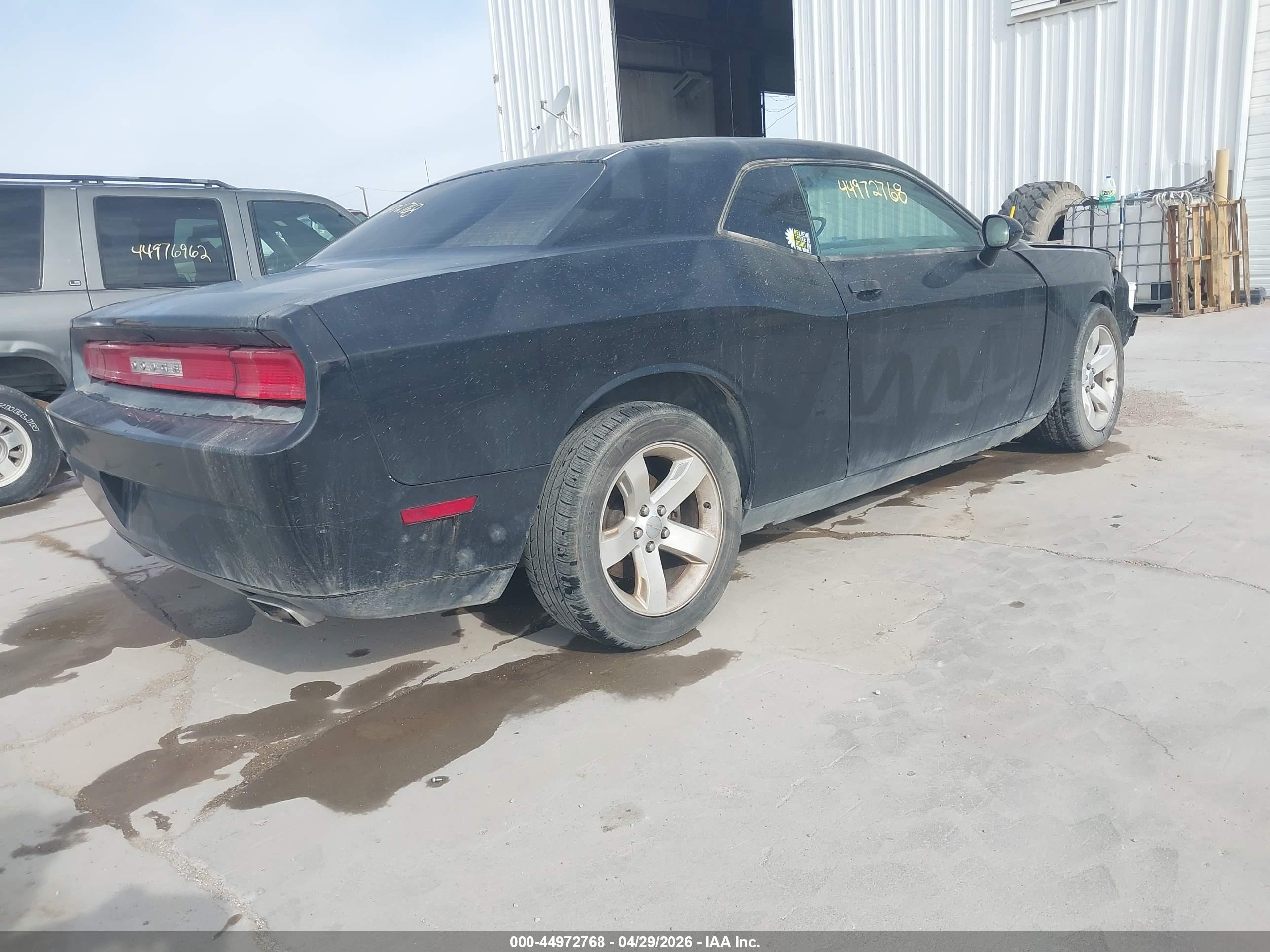 DODGE CHALLENGER image 4