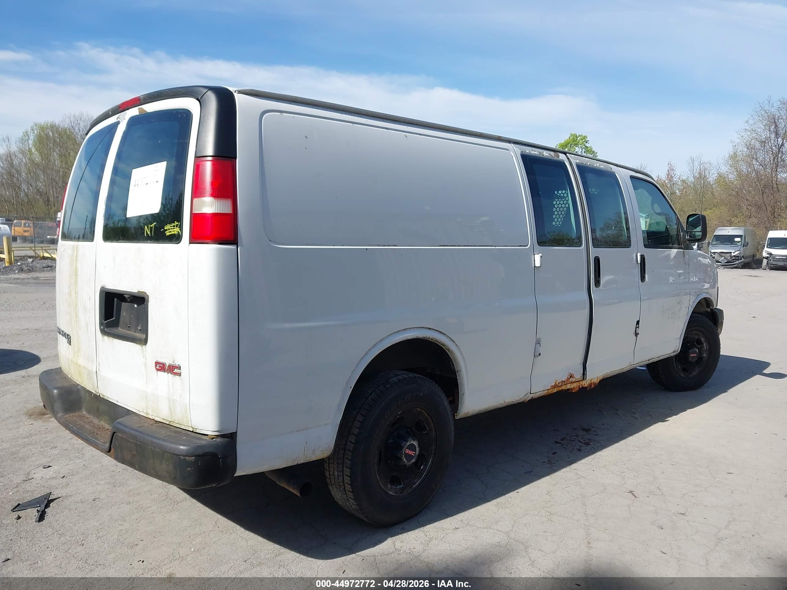 GMC SAVANA image 4
