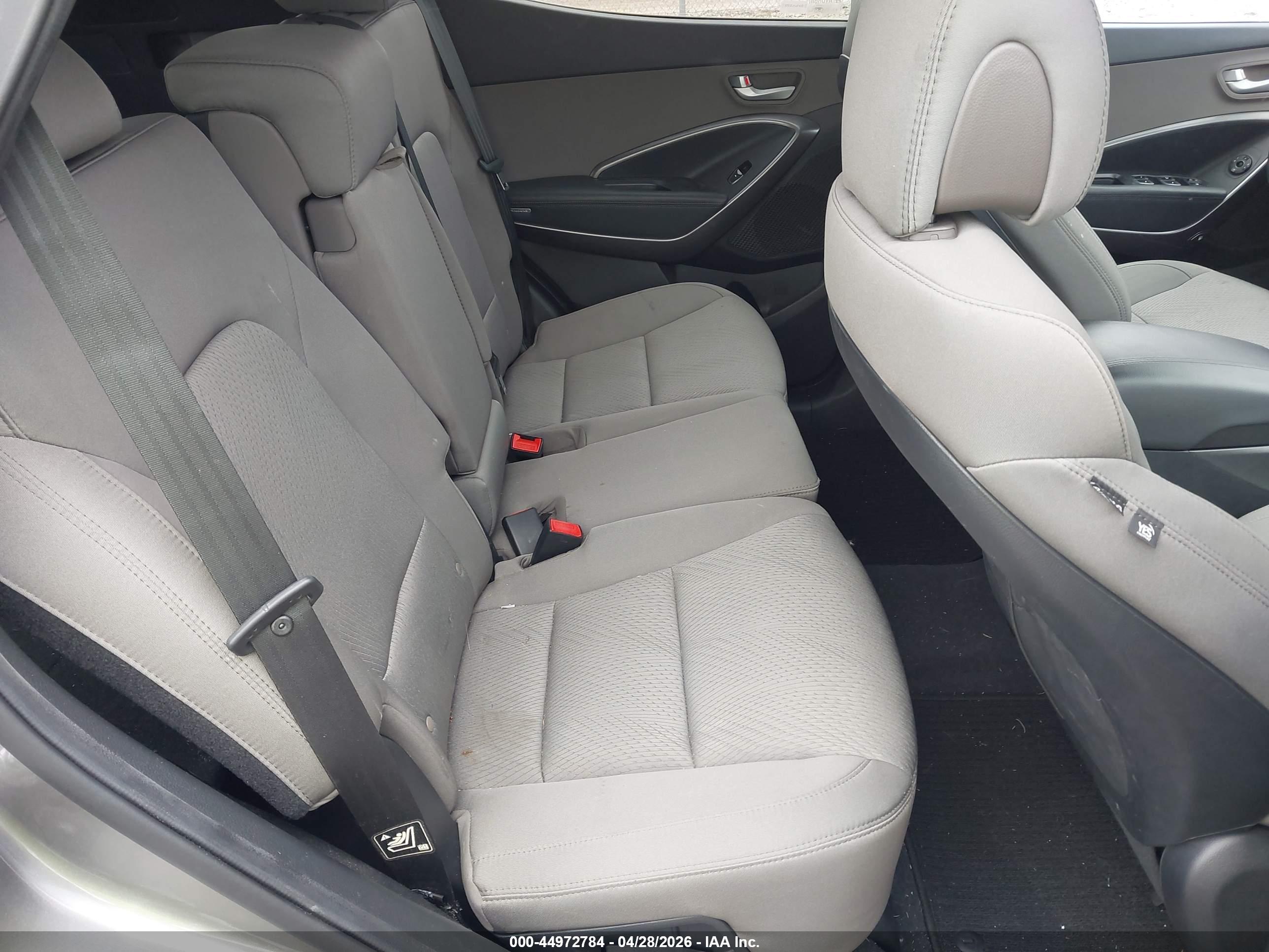 HYUNDAI SANTA image 8