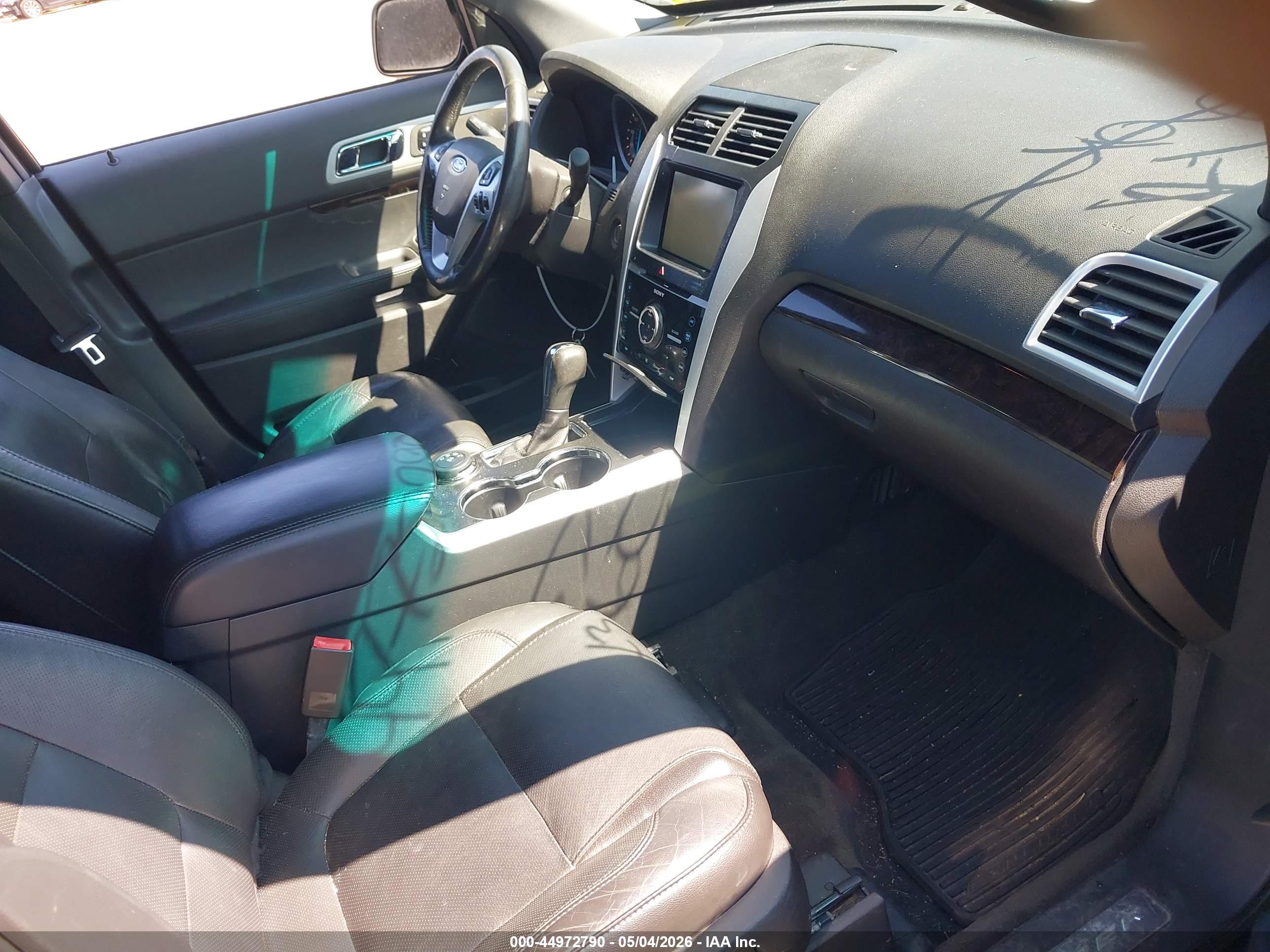 FORD EXPLORER image 5