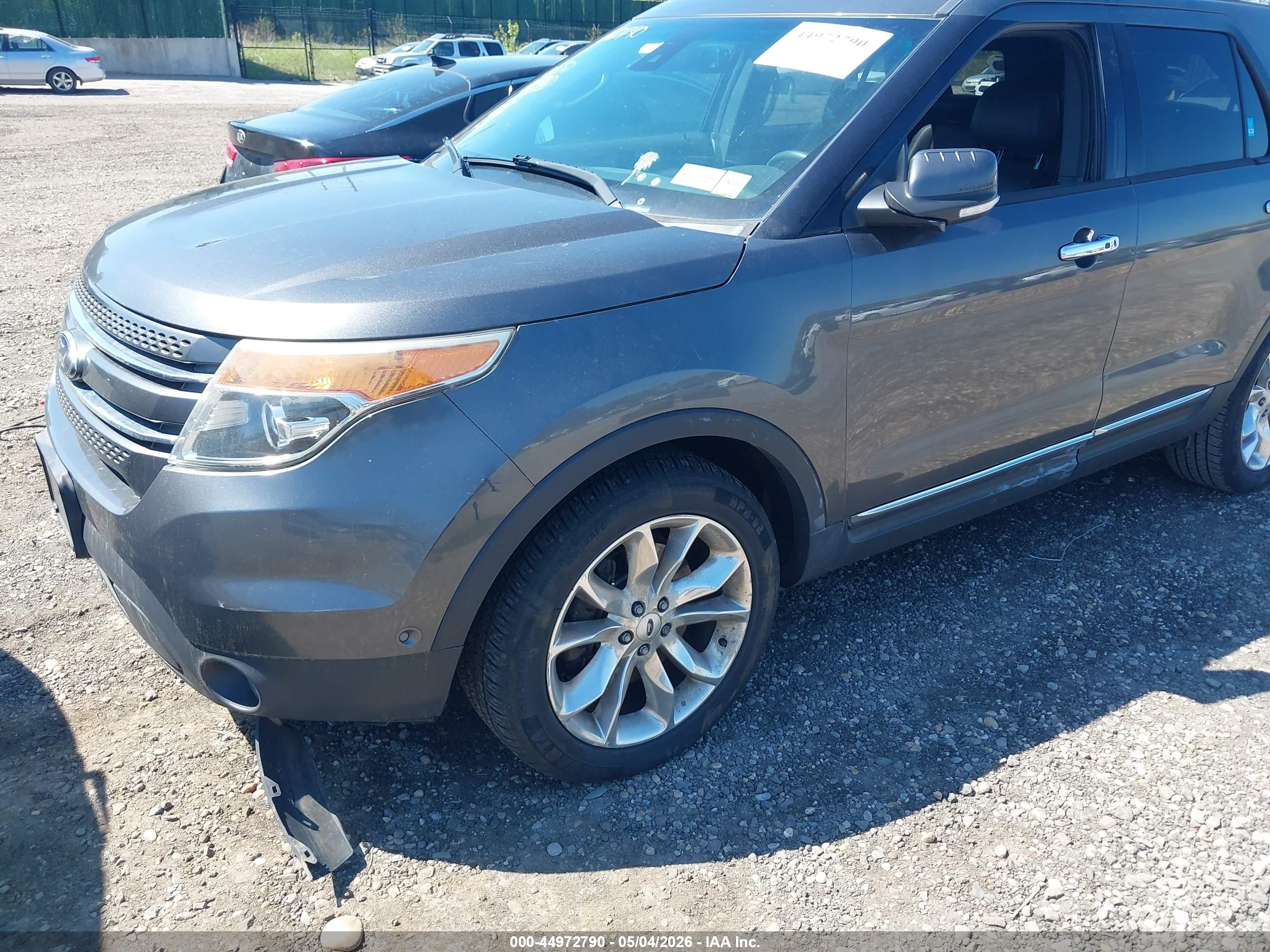 FORD EXPLORER image 6