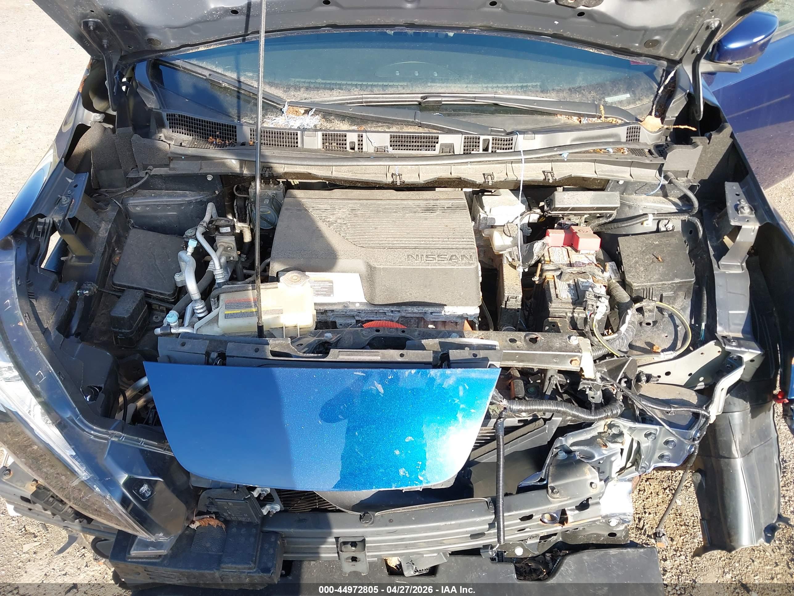 NISSAN LEAF image 10