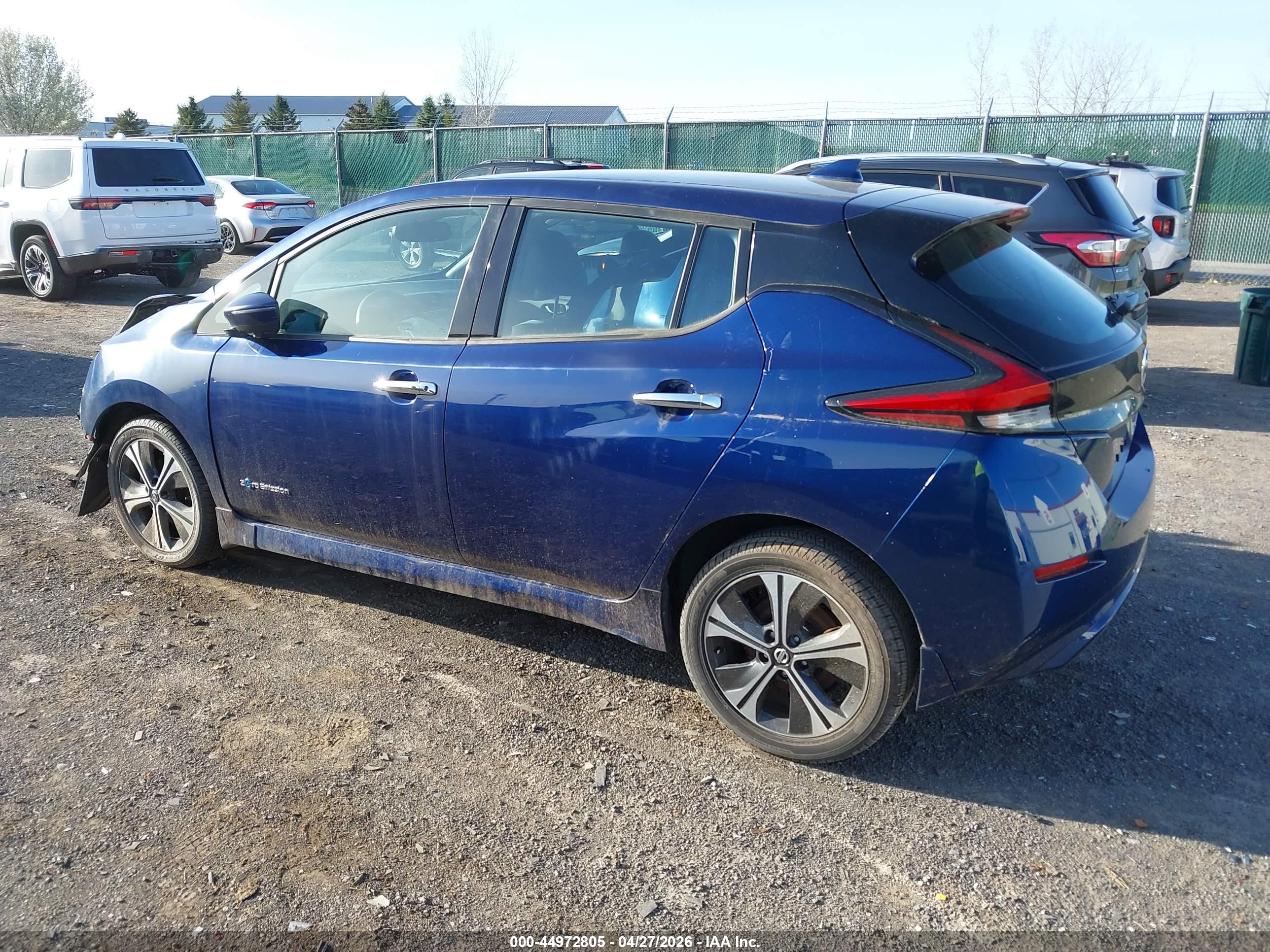 NISSAN LEAF image 3