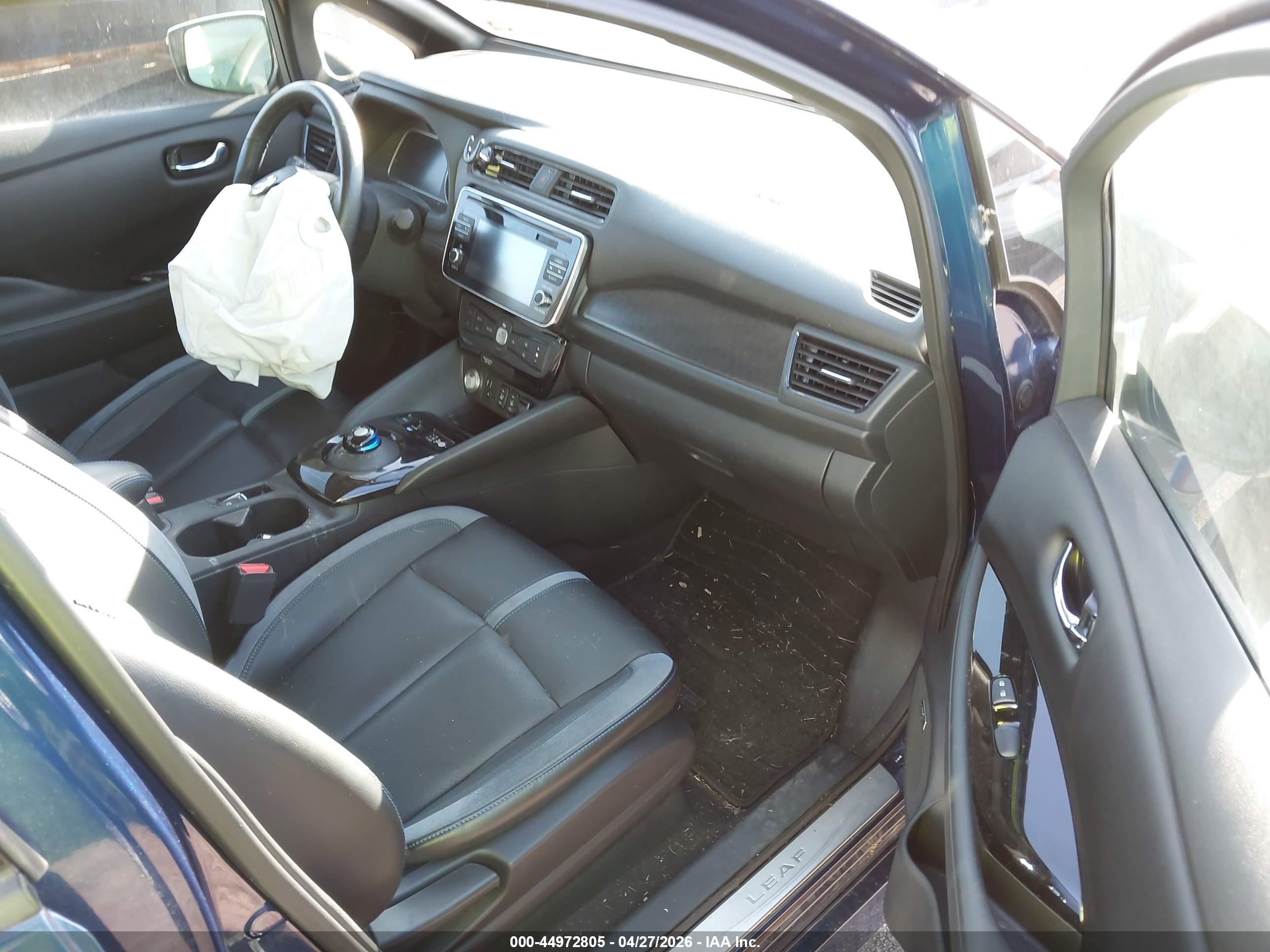 NISSAN LEAF image 5
