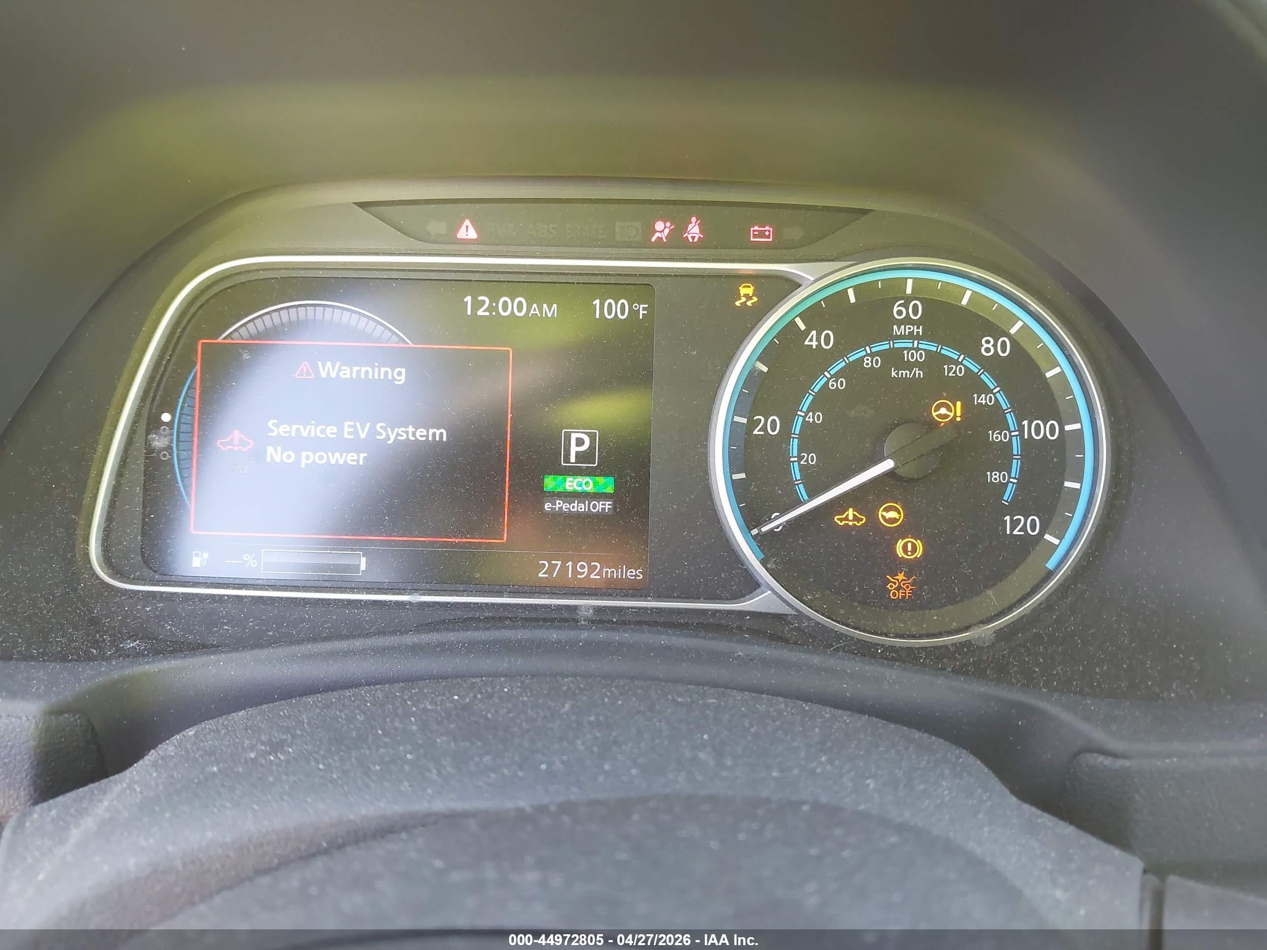 NISSAN LEAF image 7