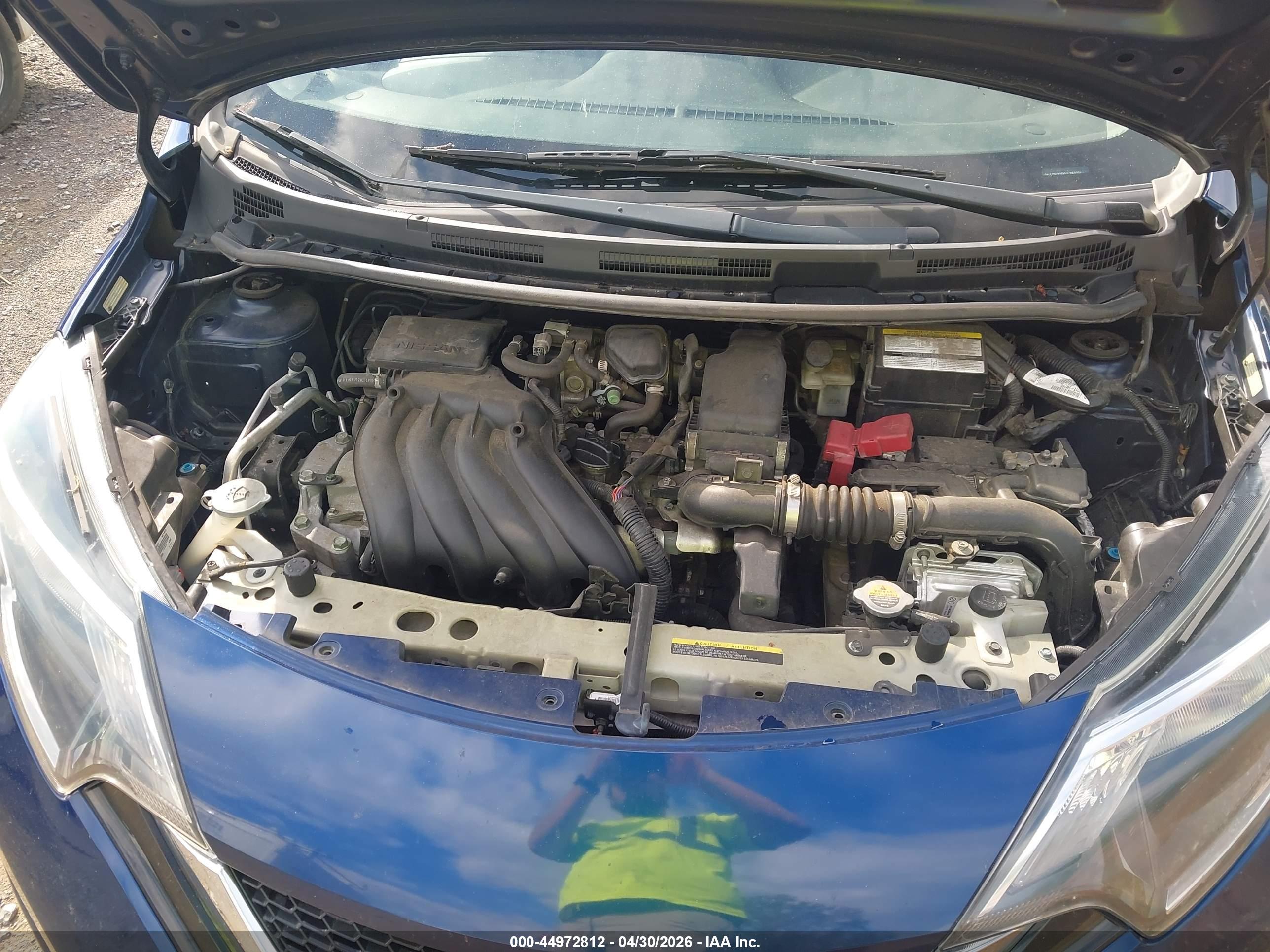 NISSAN VERSA image 10