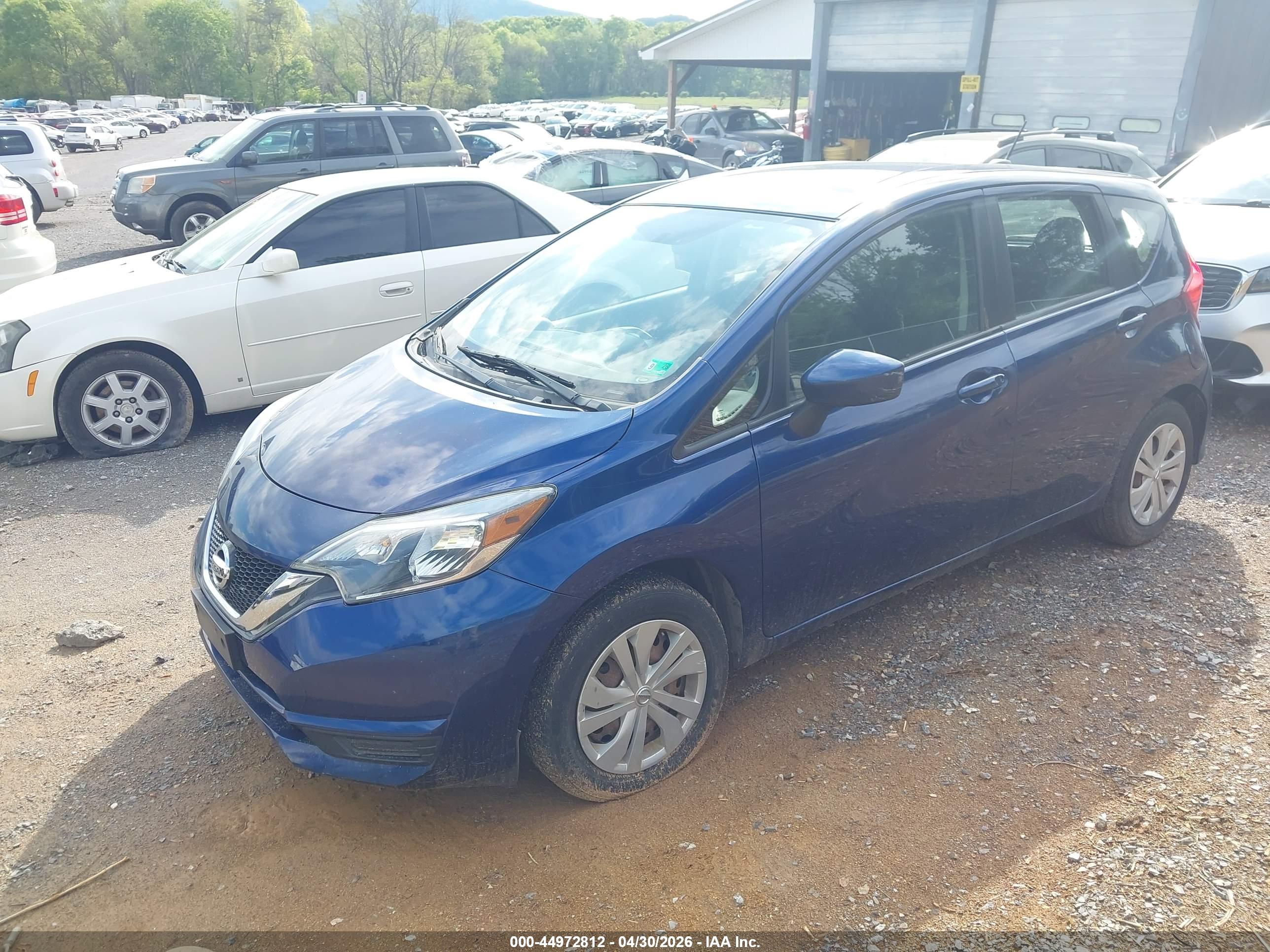 NISSAN VERSA image 2