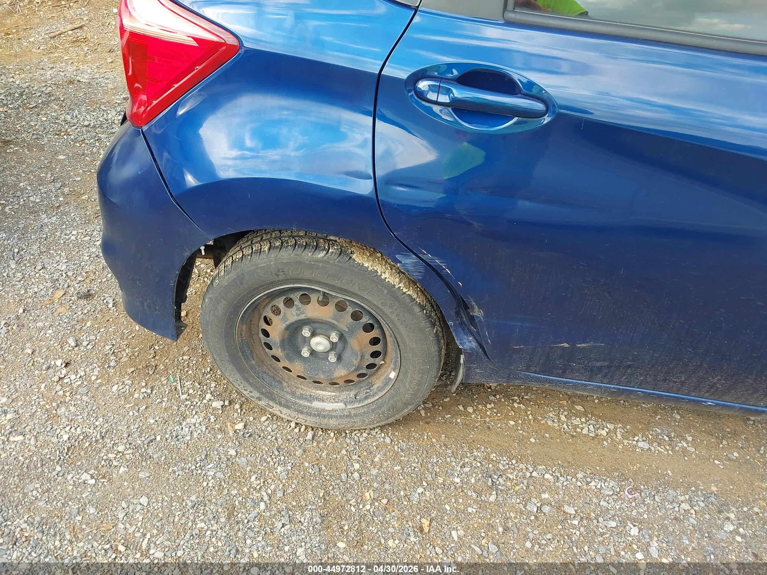 NISSAN VERSA image 6