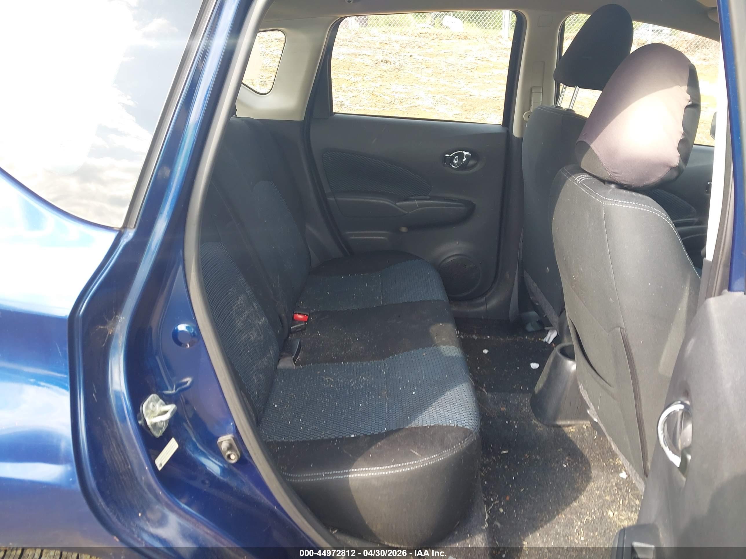 NISSAN VERSA image 8