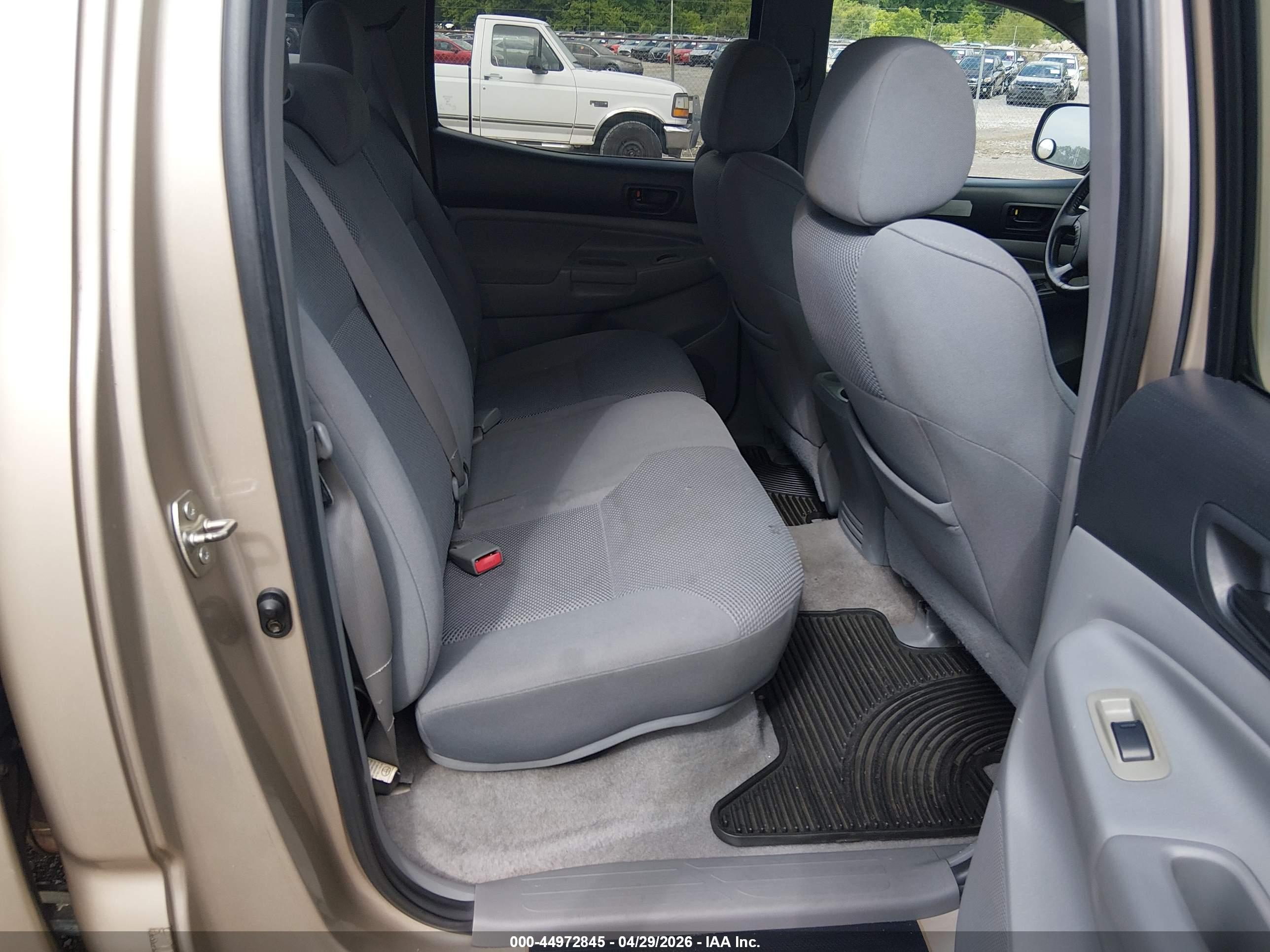 TOYOTA TACOMA image 8