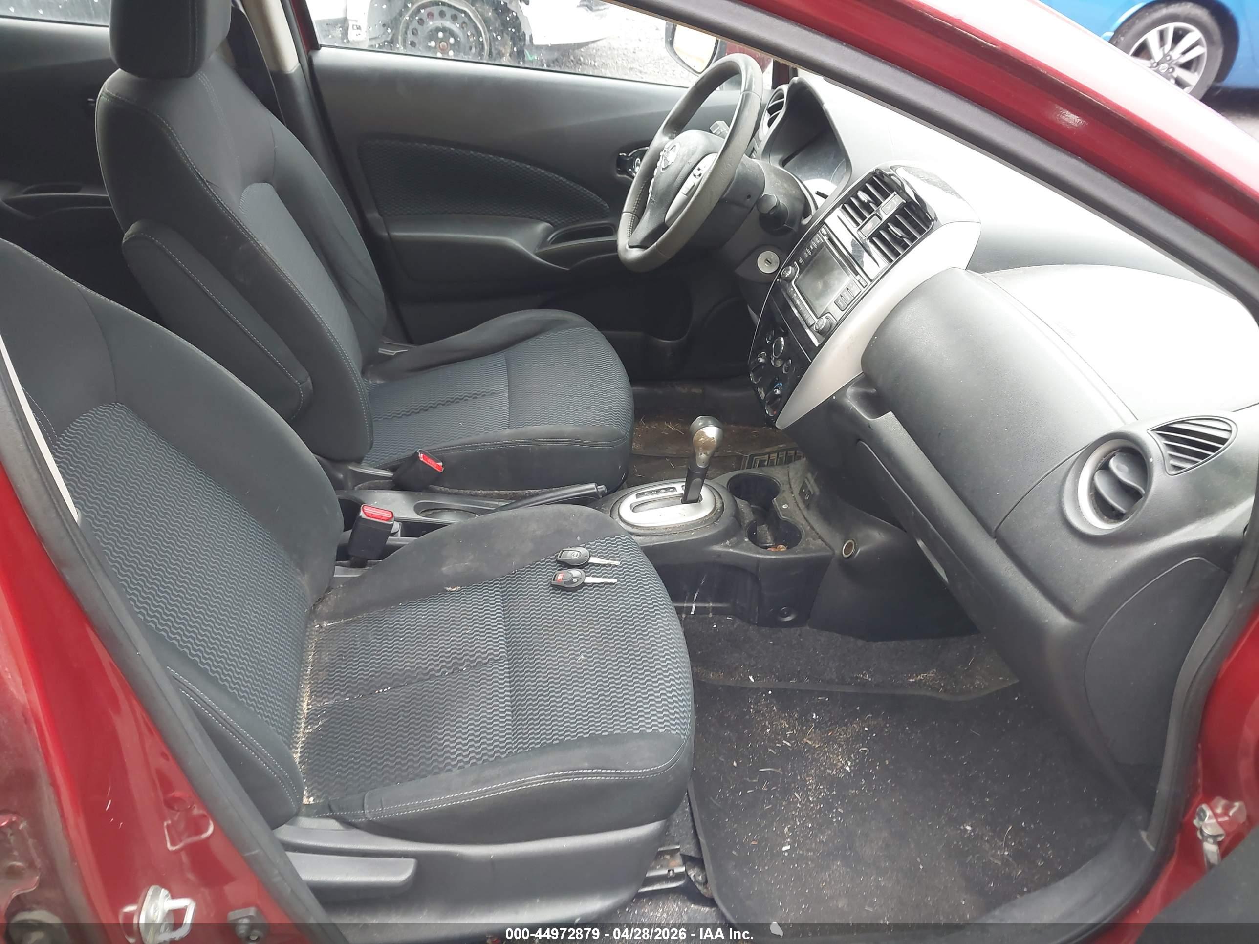 NISSAN VERSA image 5