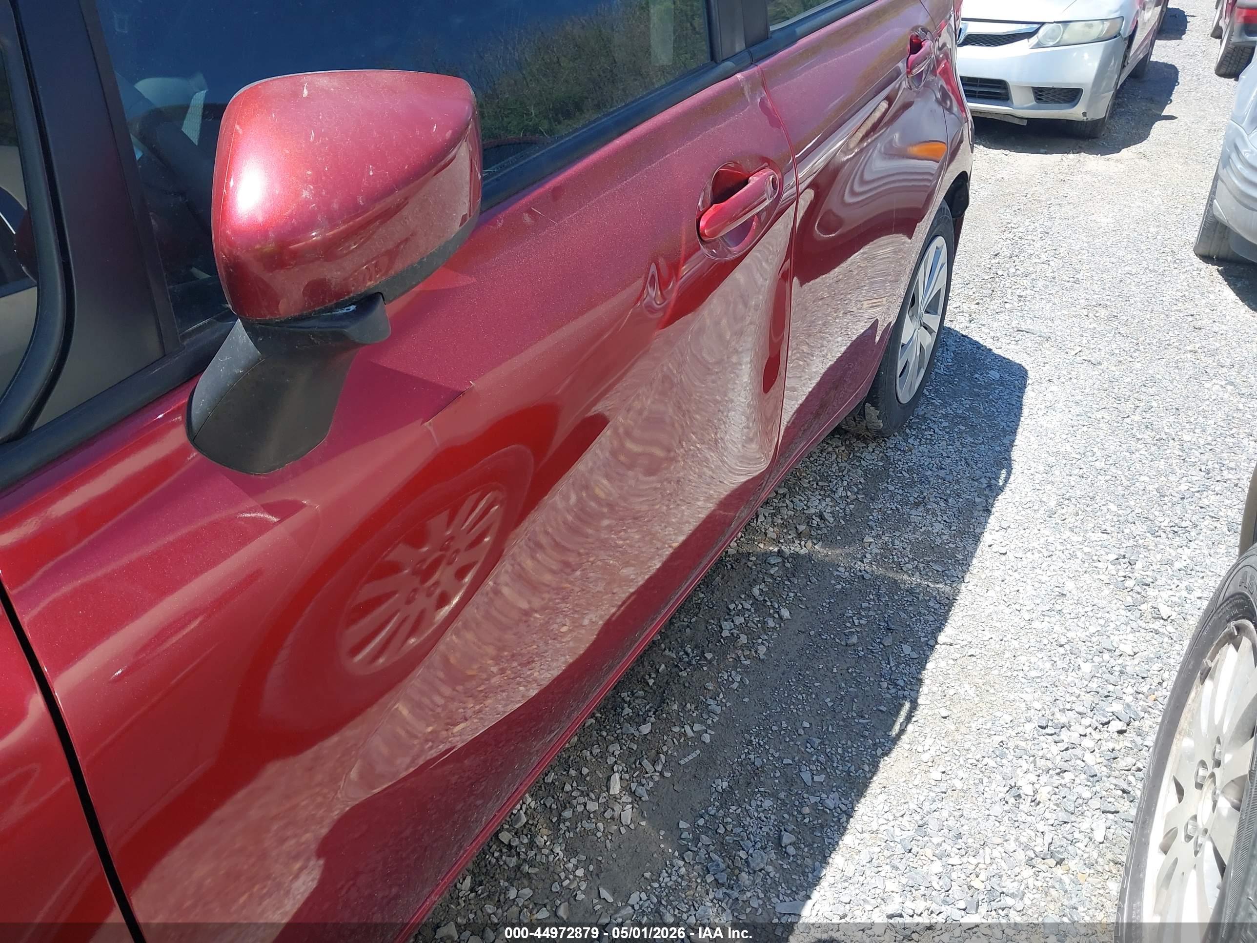 NISSAN VERSA image 6