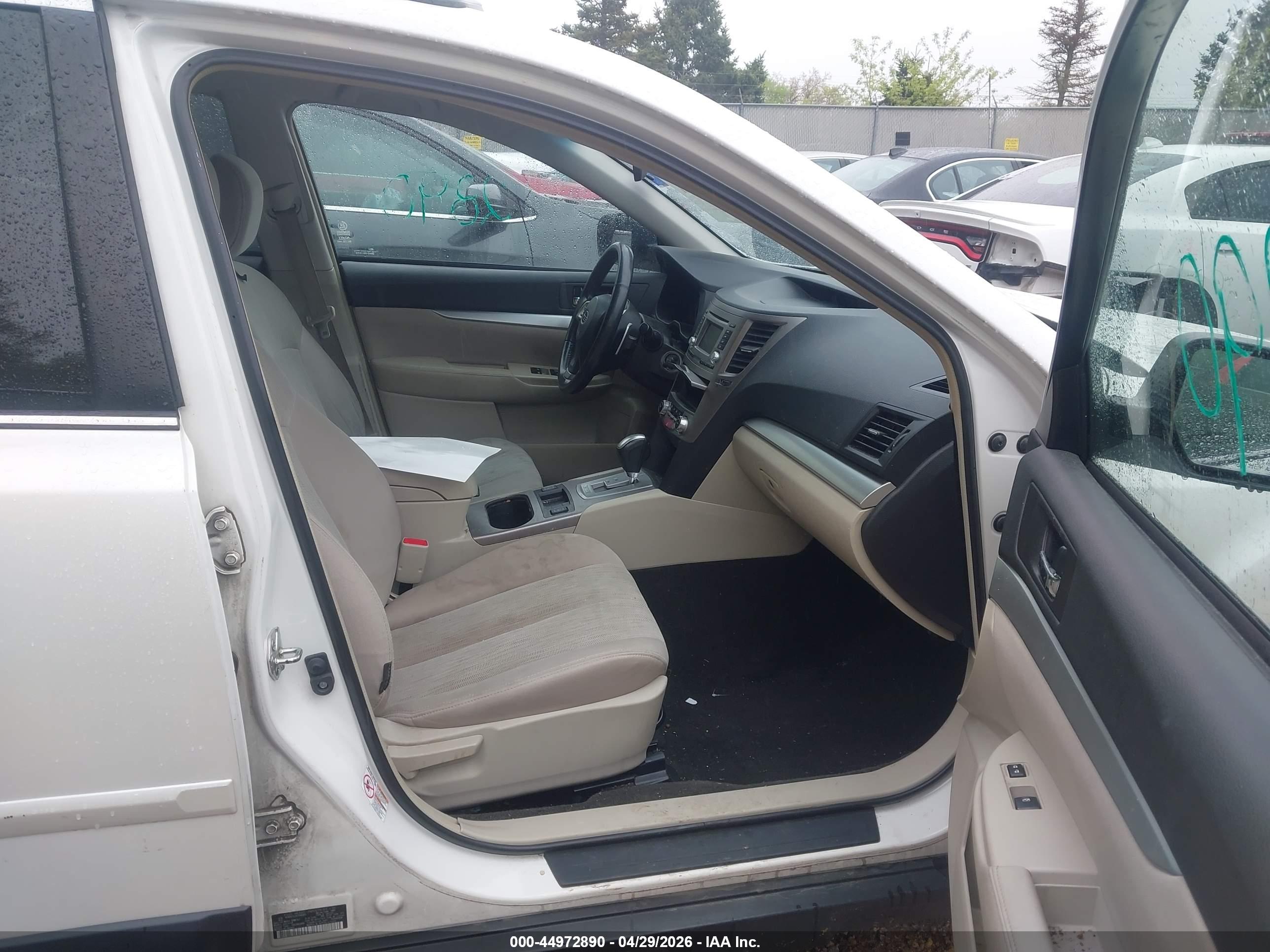 SUBARU OUTBACK image 5