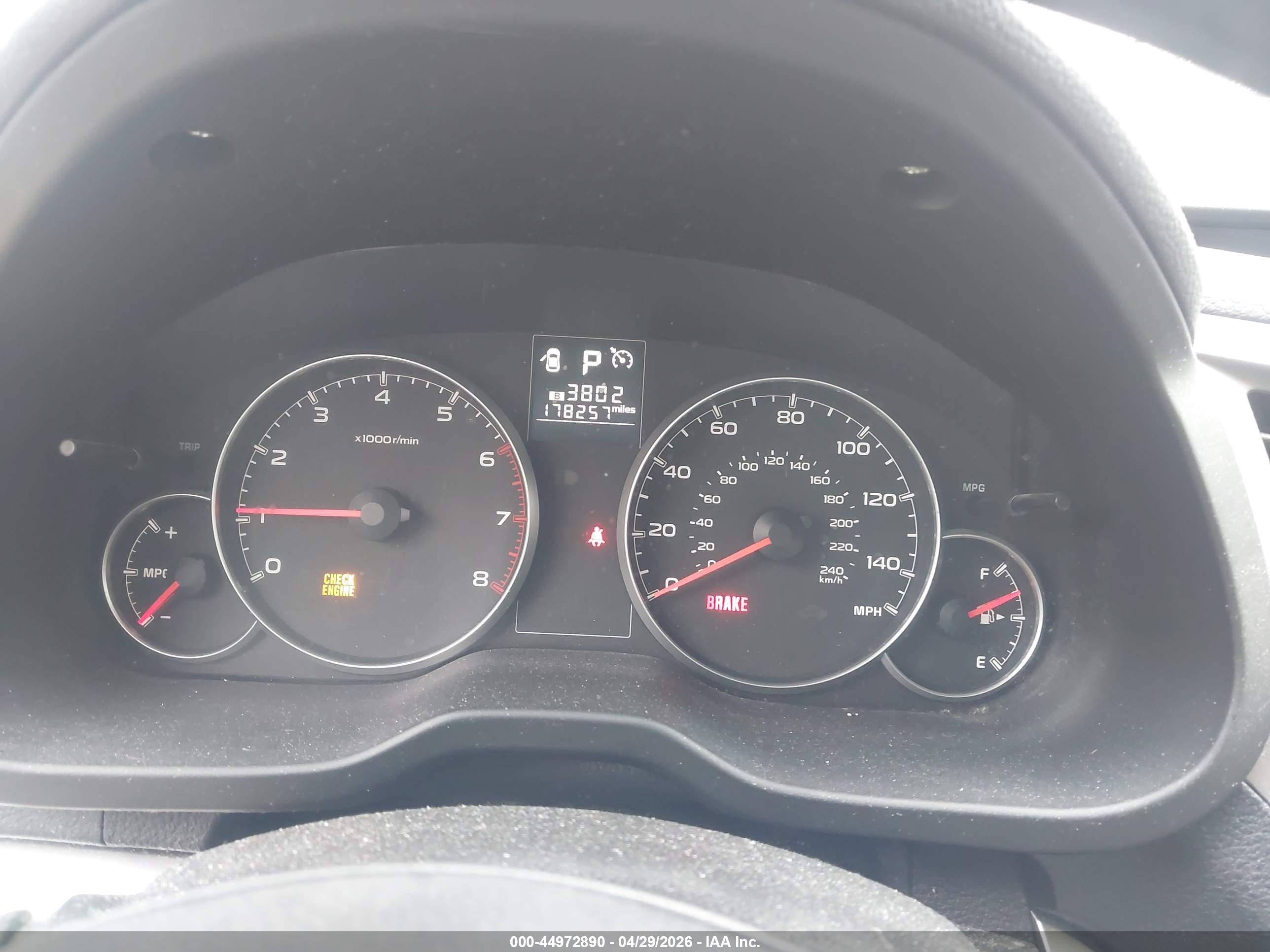 SUBARU OUTBACK image 7