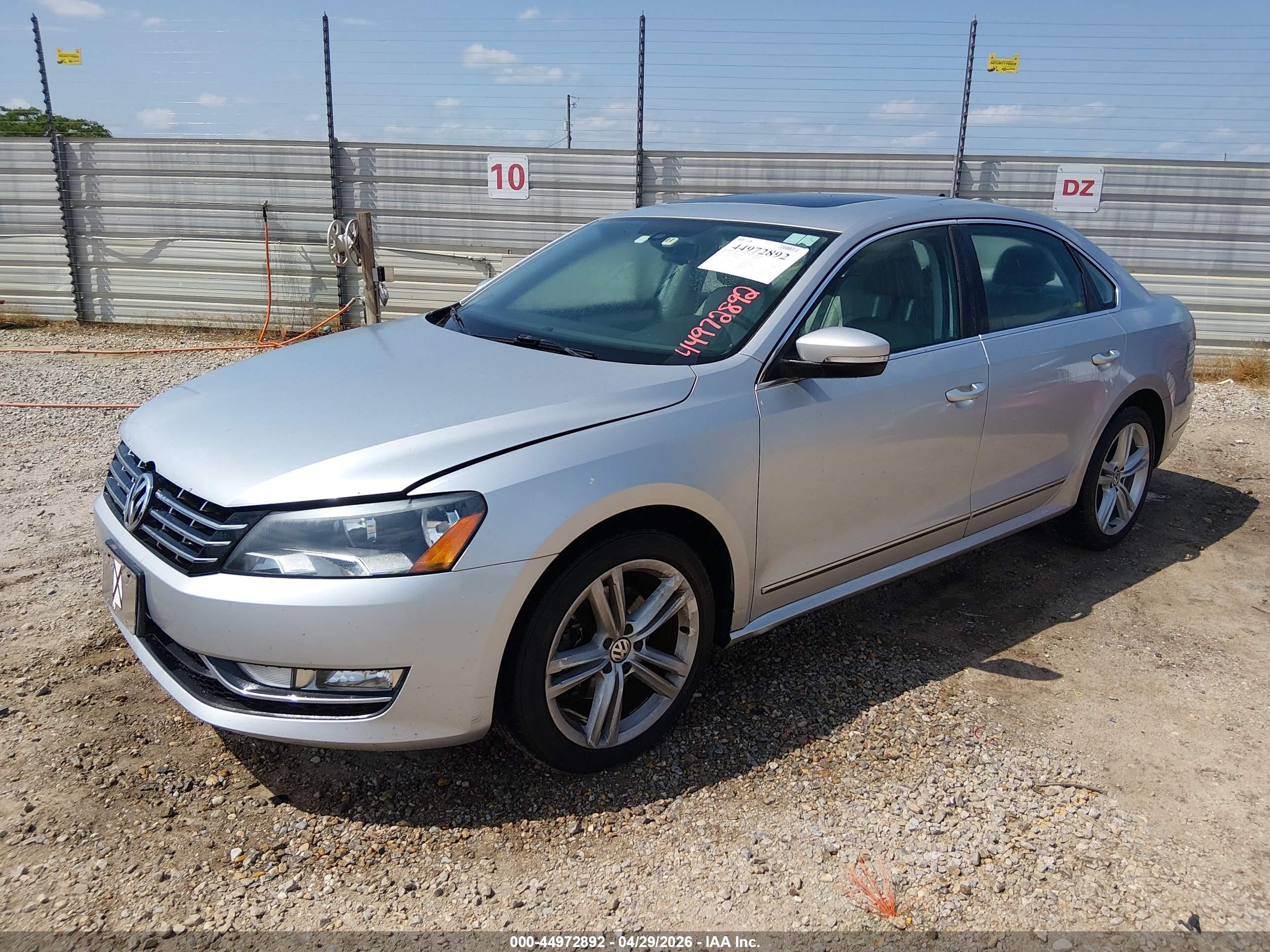 VOLKSWAGEN PASSAT image 2