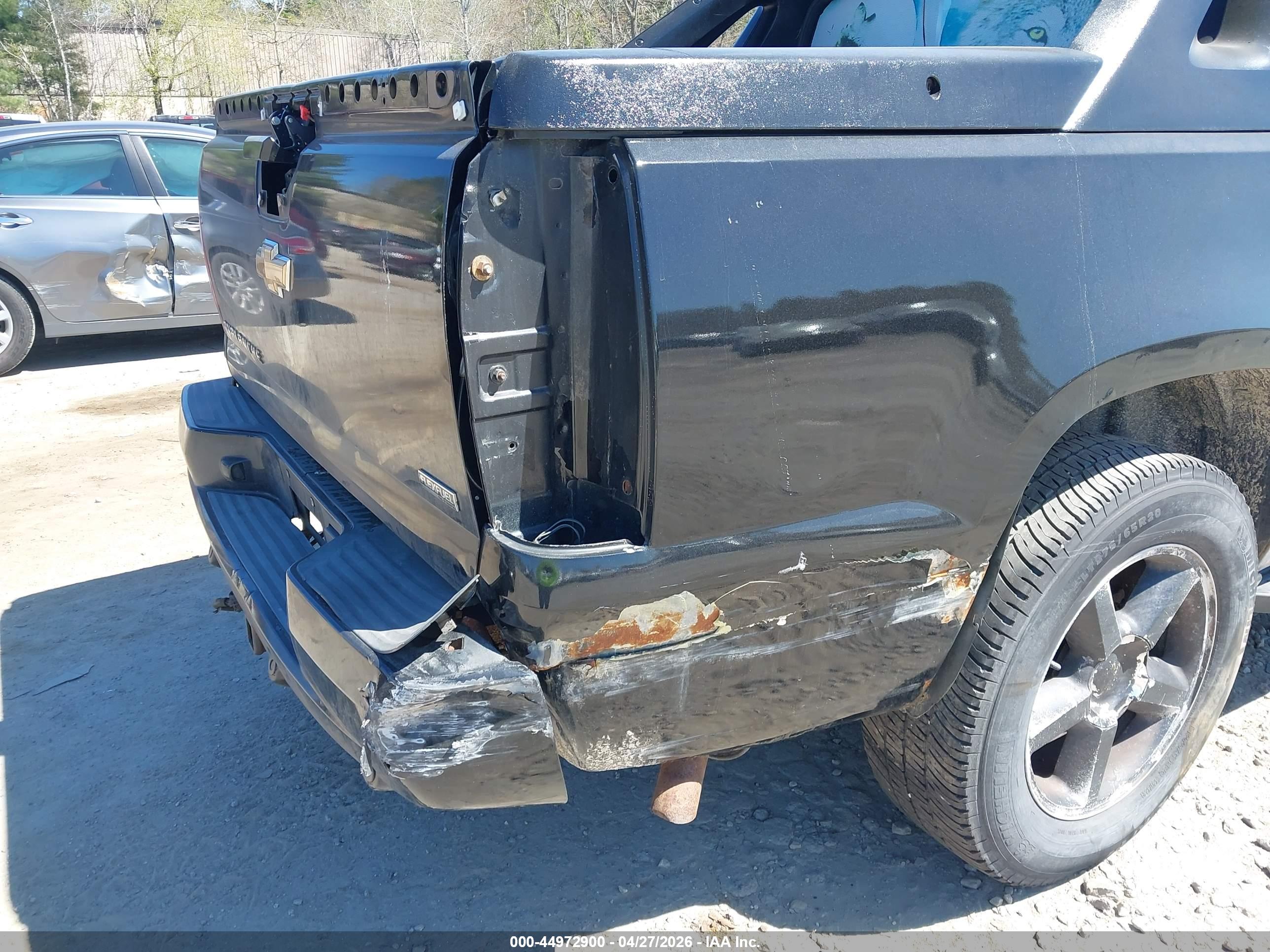 CHEVROLET AVALANCHE image 6