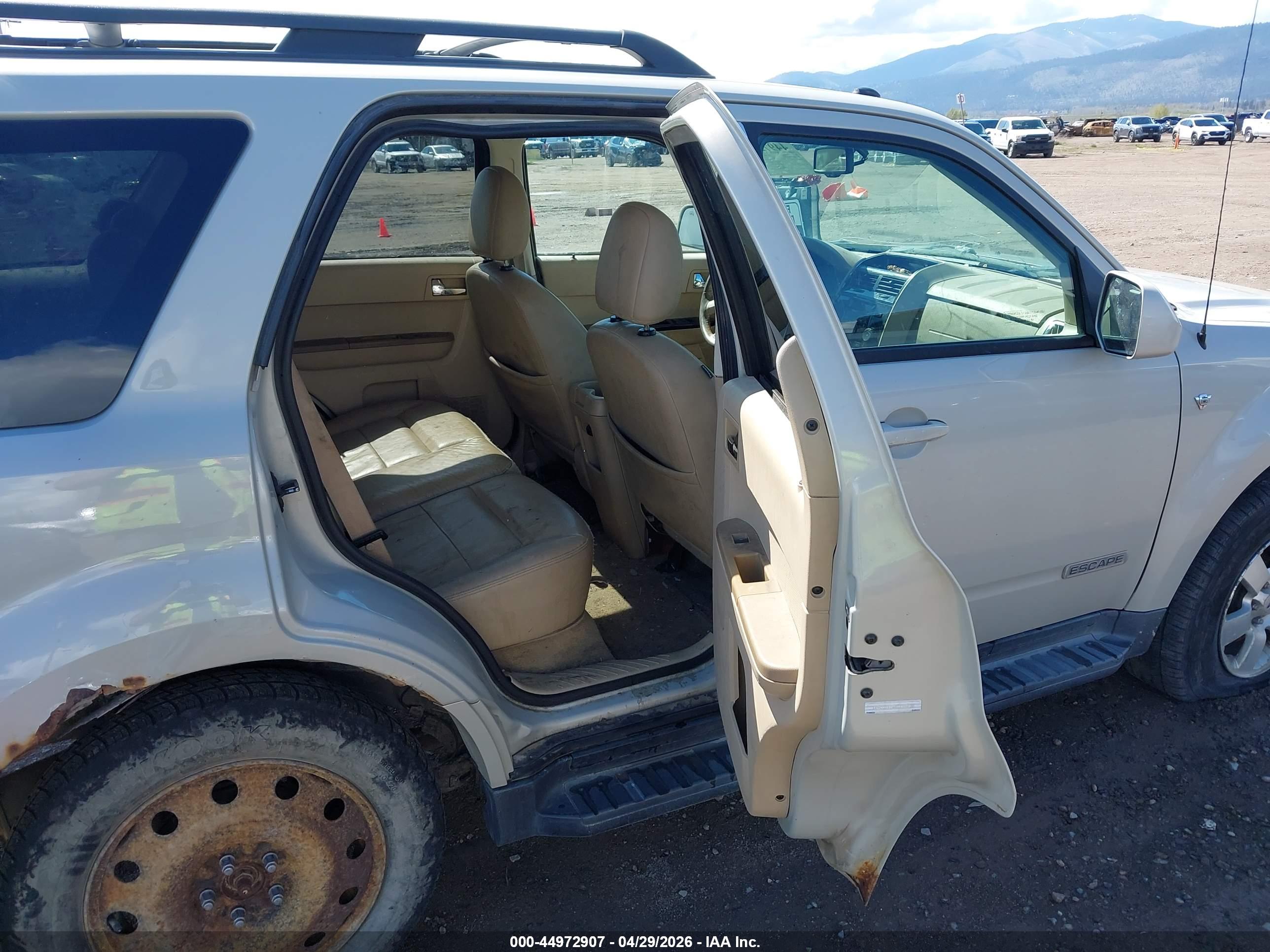FORD ESCAPE image 8