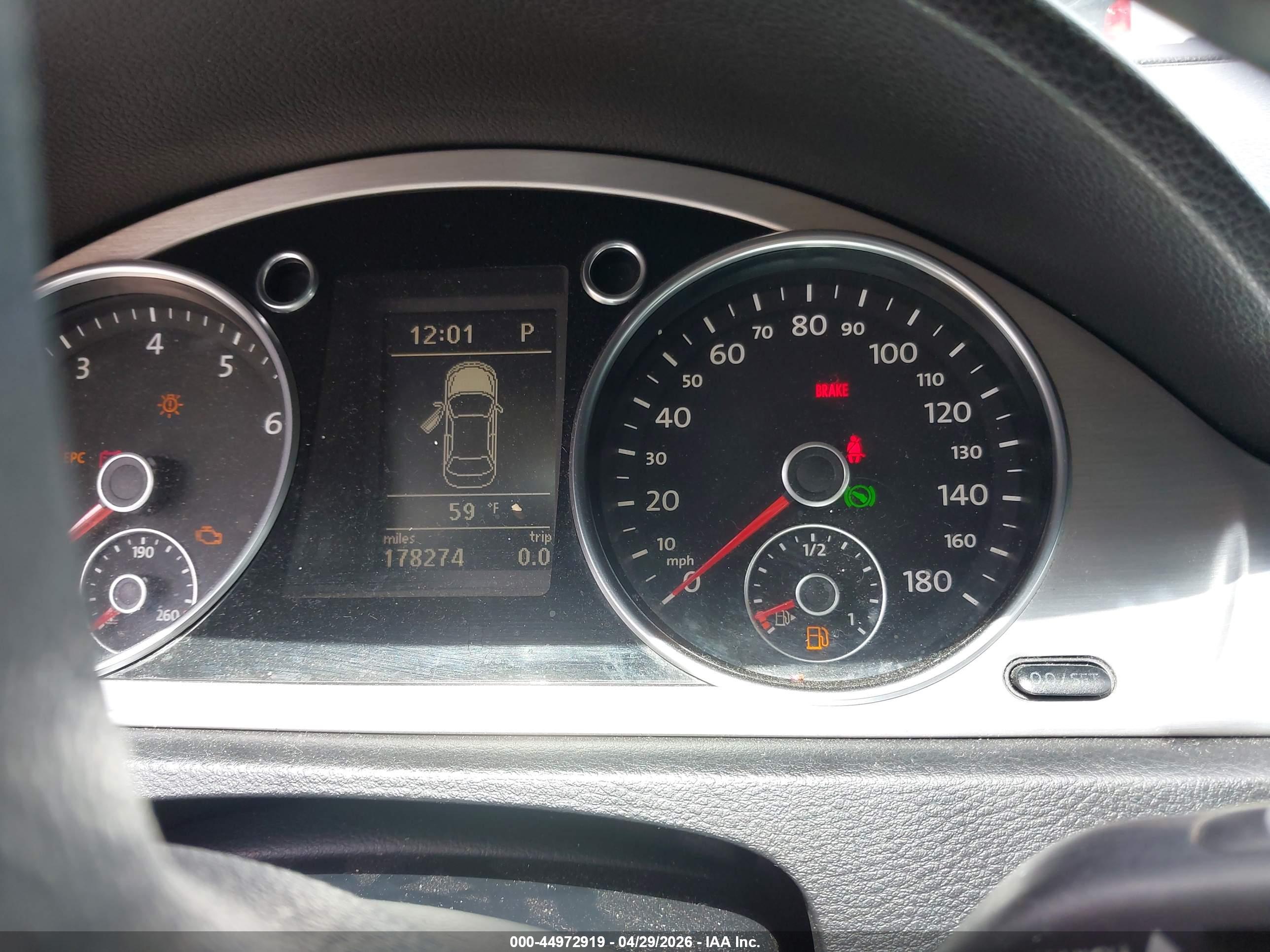 VOLKSWAGEN CC image 7
