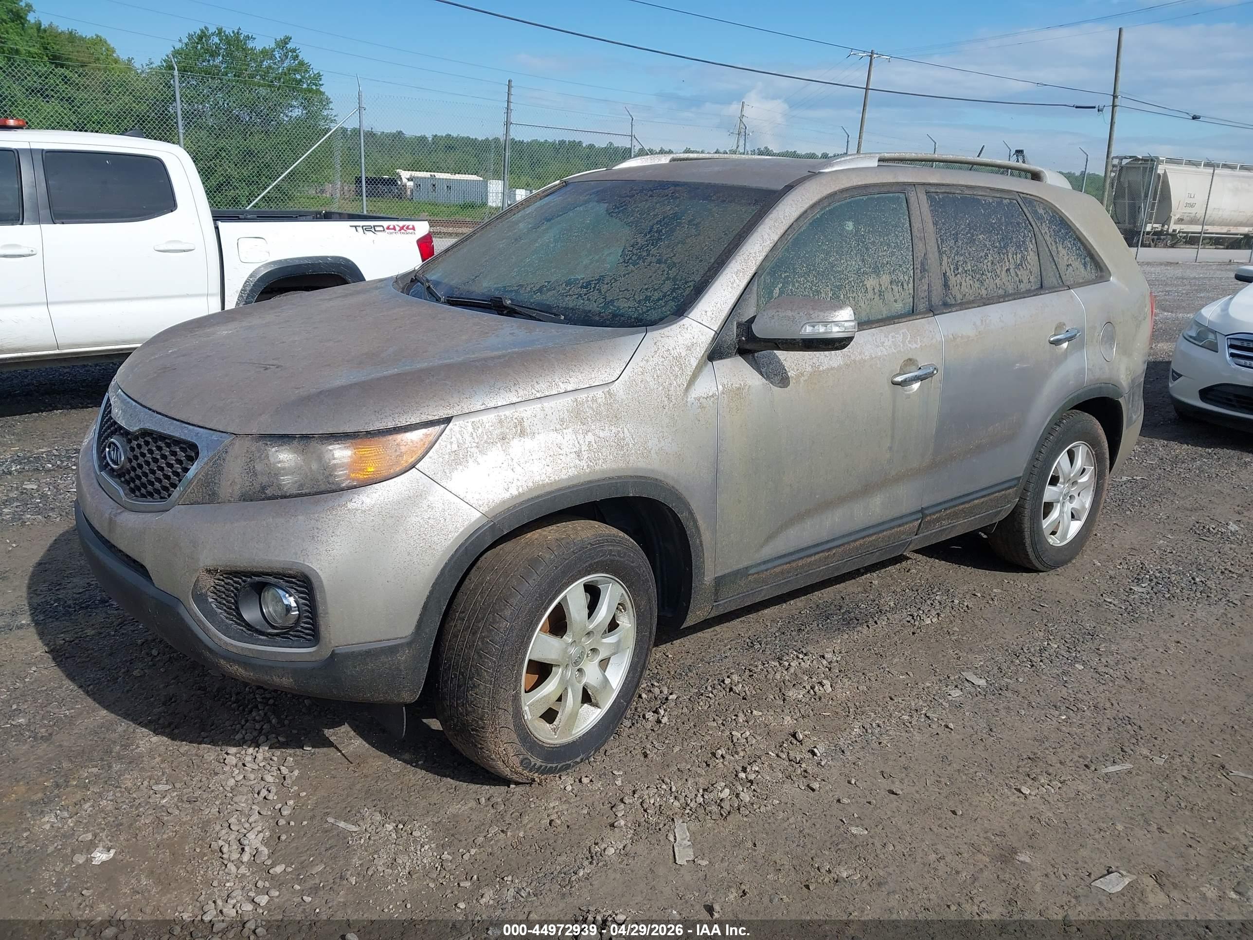 KIA SORENTO image 2