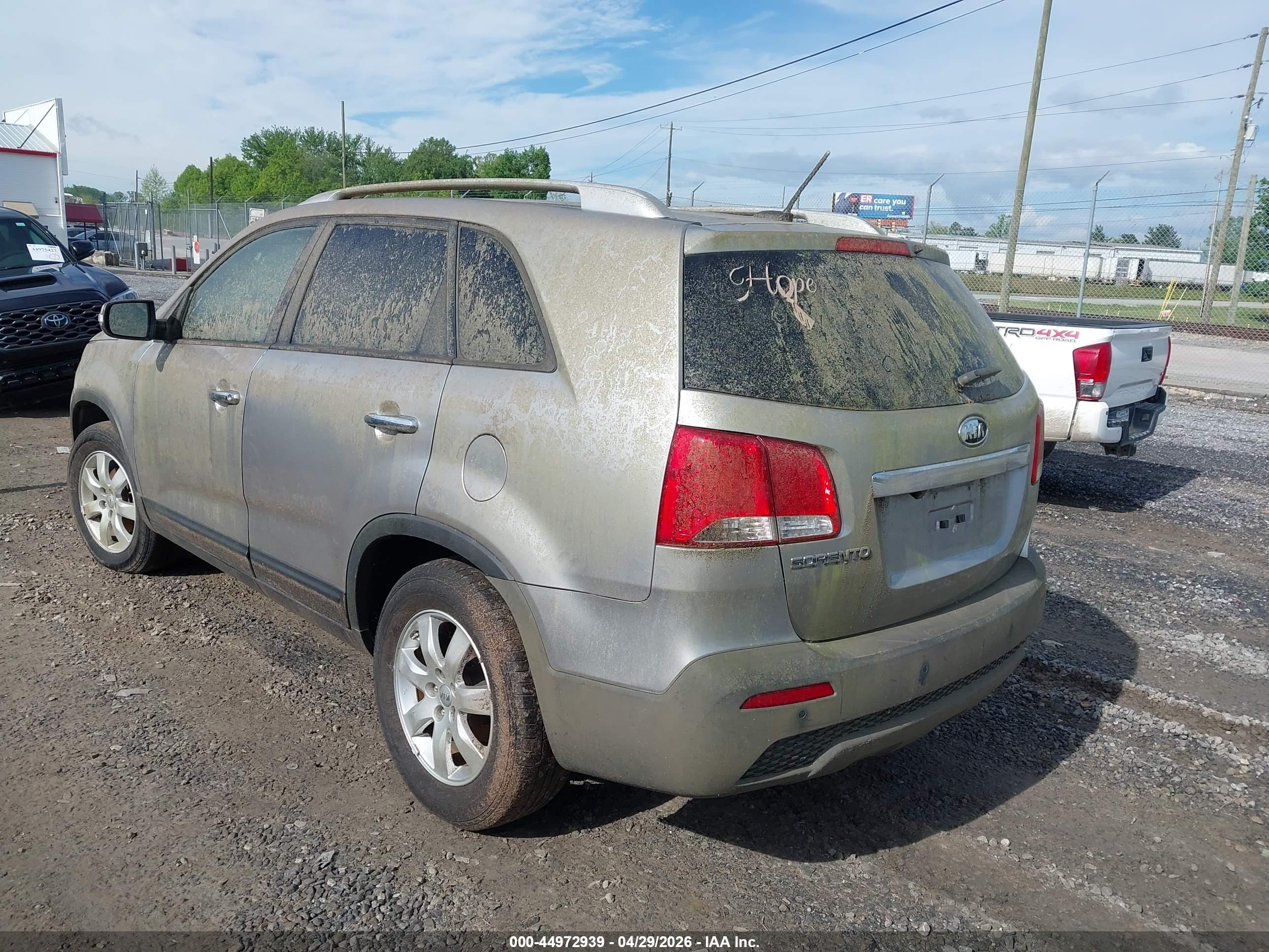KIA SORENTO image 3
