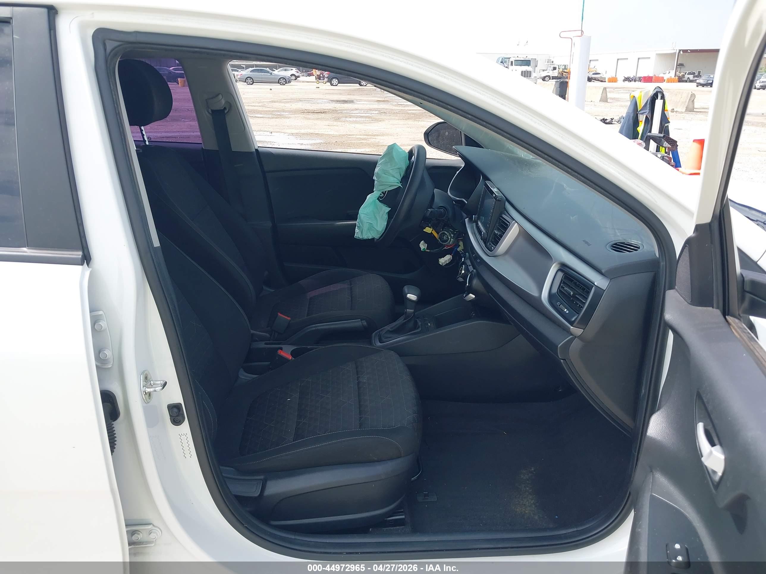 KIA RIO image 5
