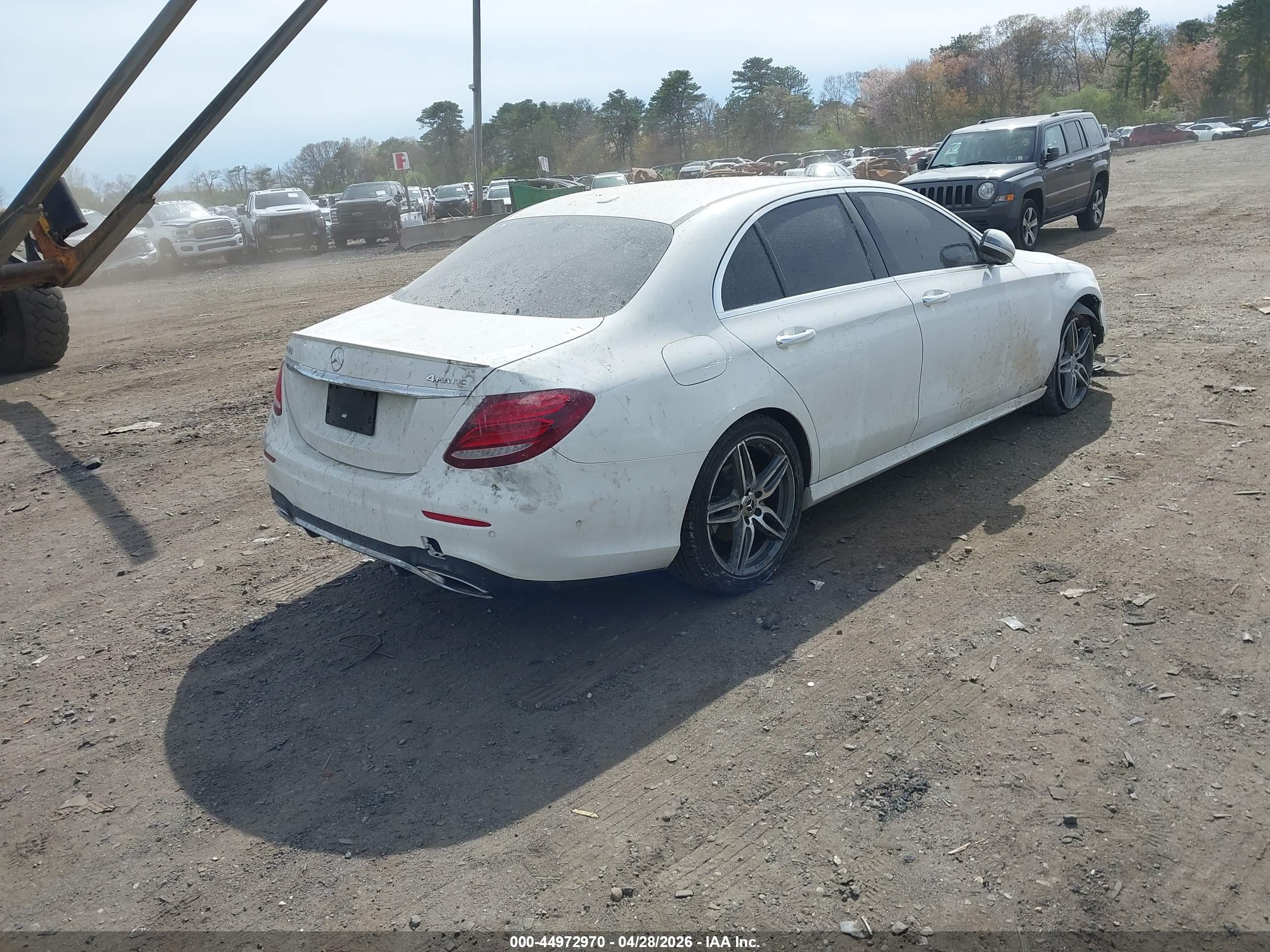 MERCEDES-BENZ E image 4