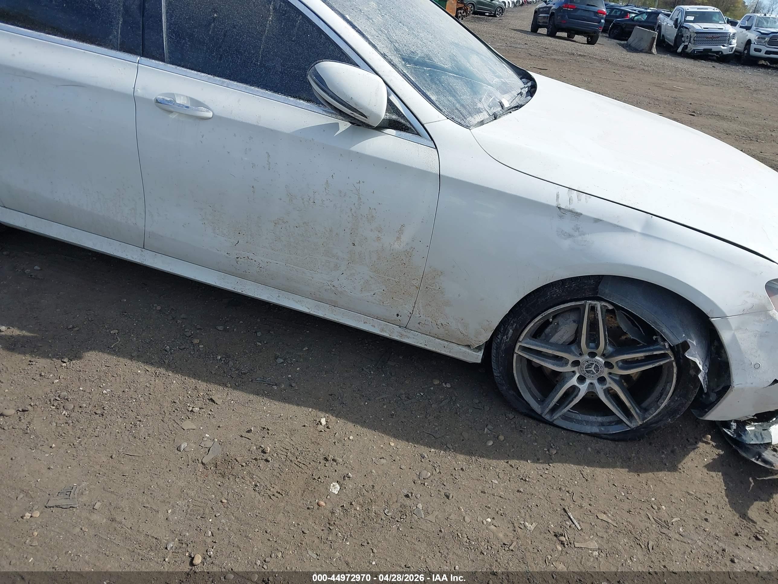 MERCEDES-BENZ E image 6