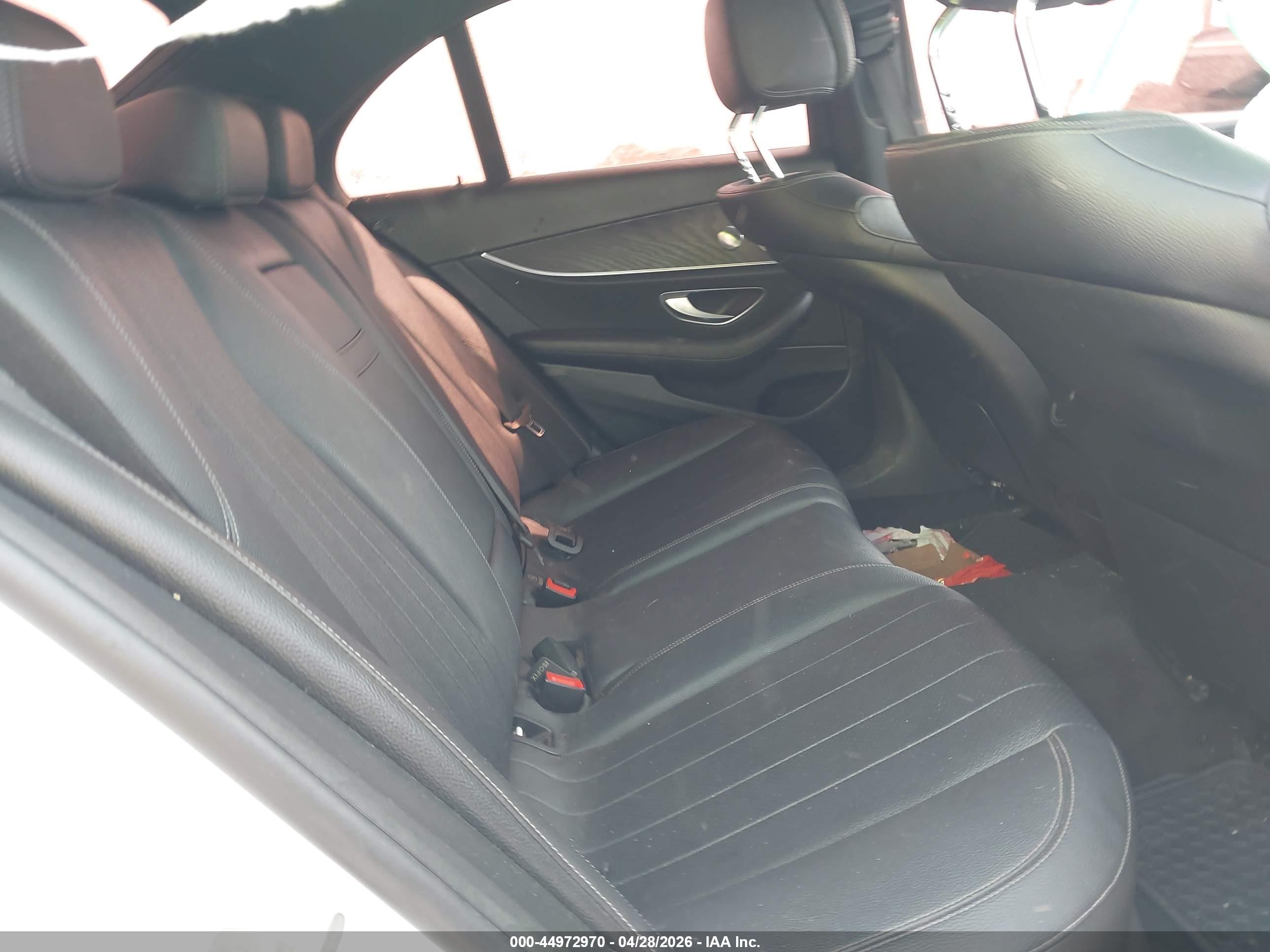 MERCEDES-BENZ E image 8
