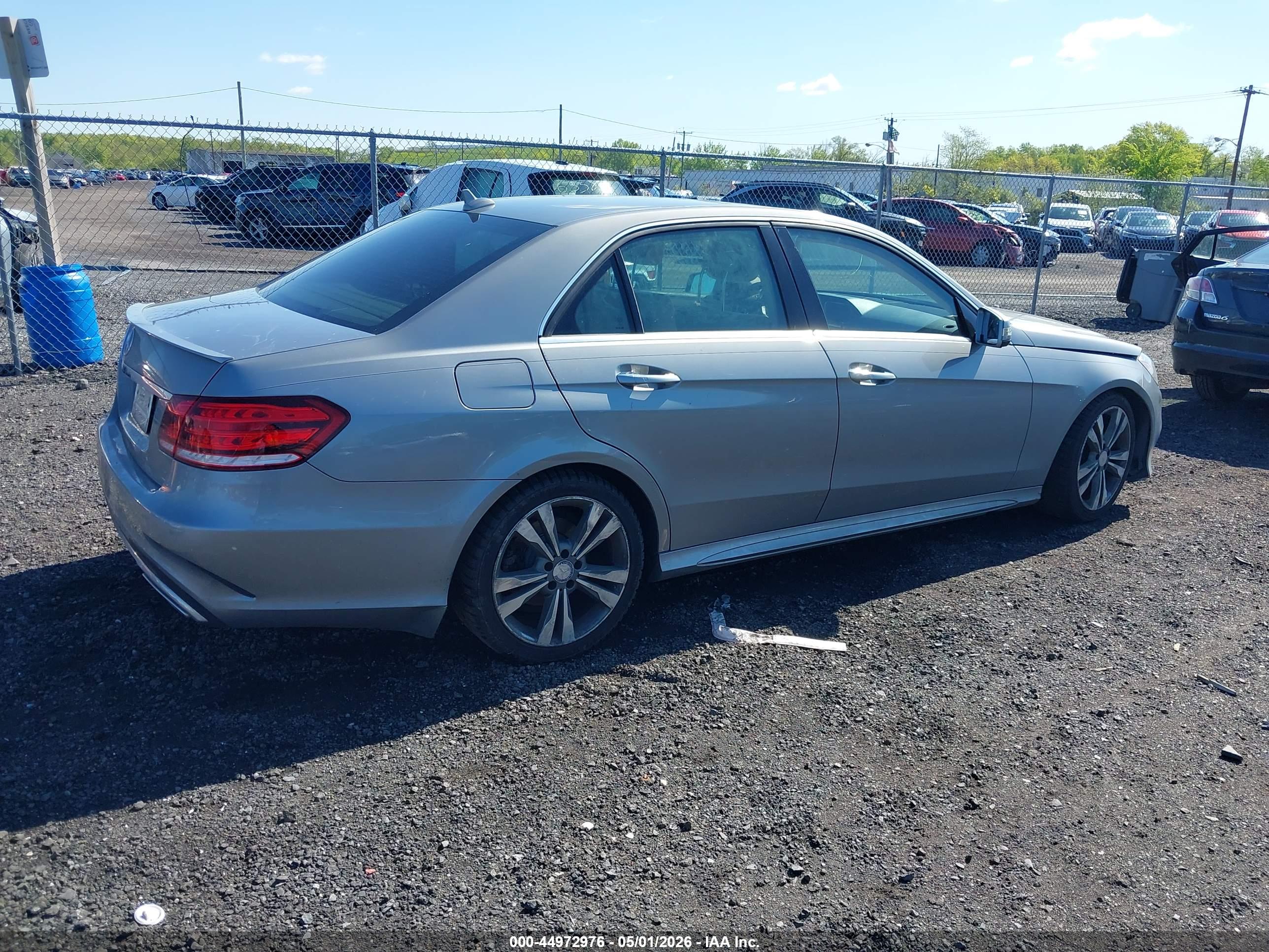 MERCEDES-BENZ E image 4