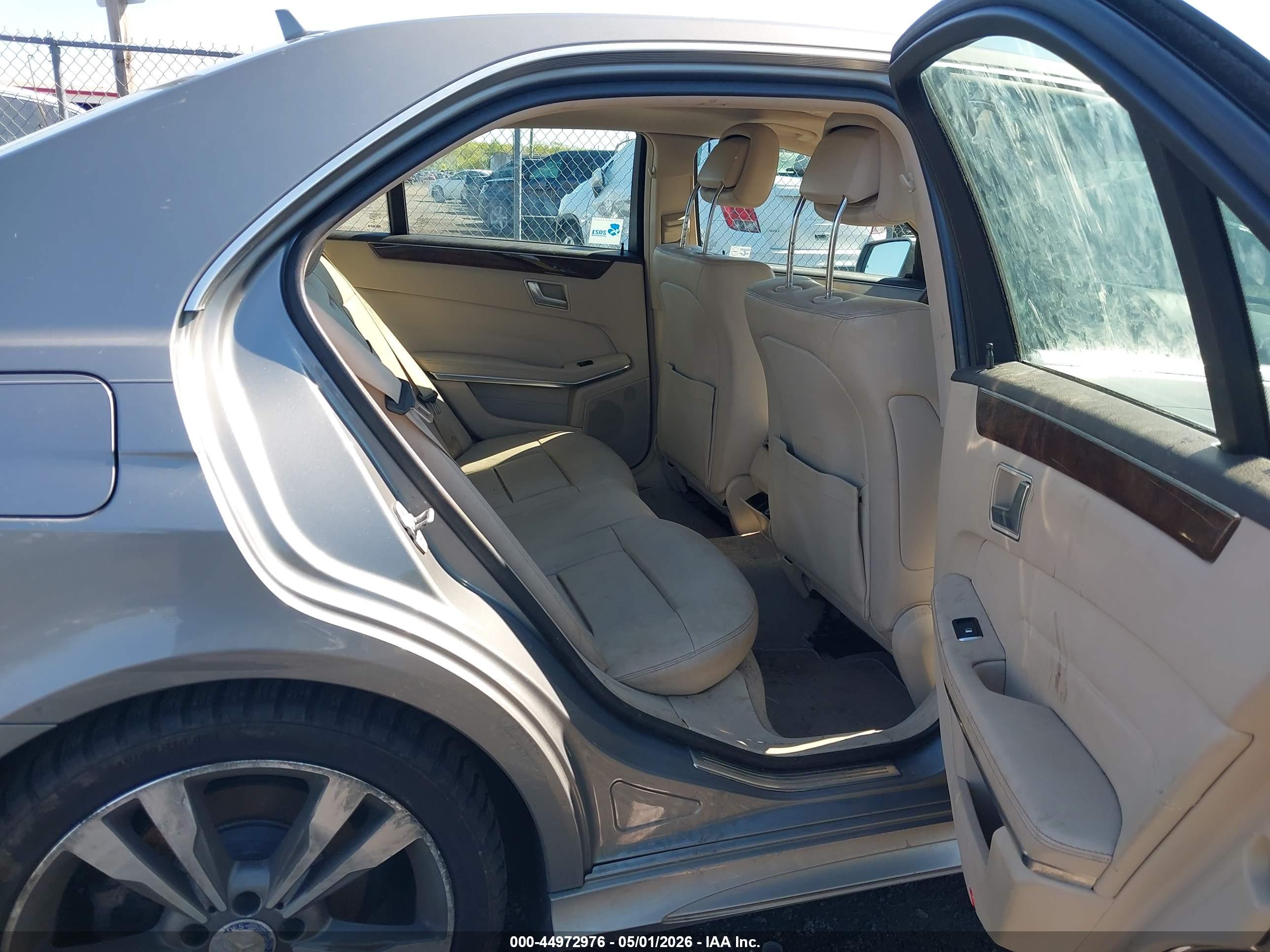 MERCEDES-BENZ E image 8