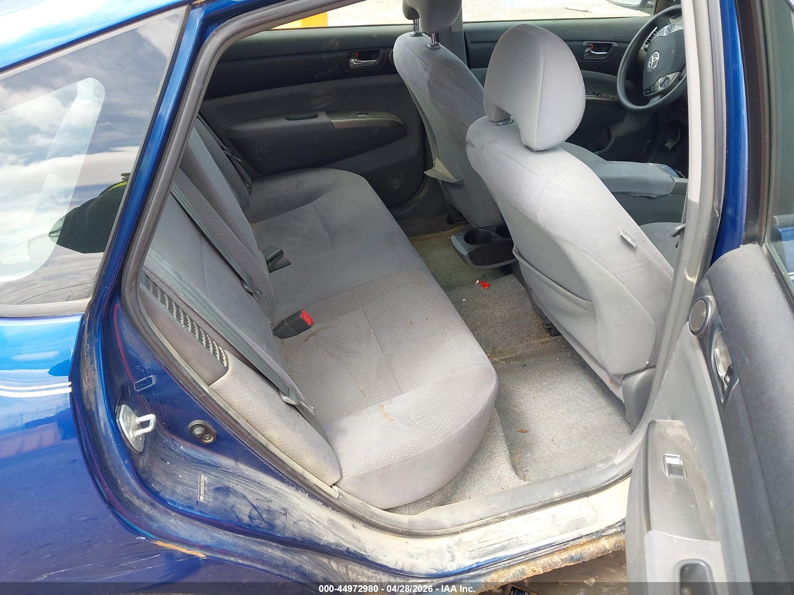 TOYOTA PRIUS image 8