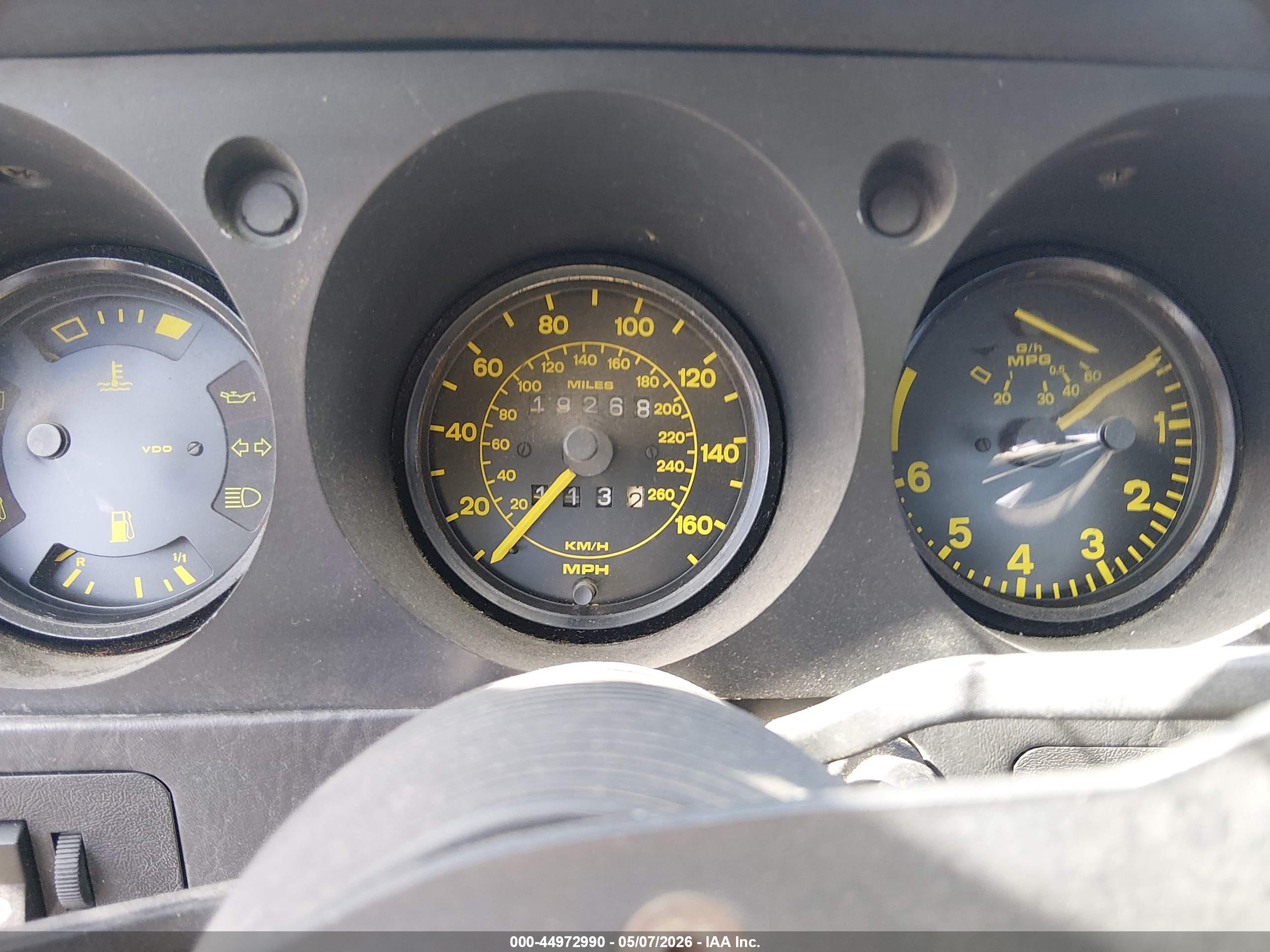 PORSCHE 944 image 7