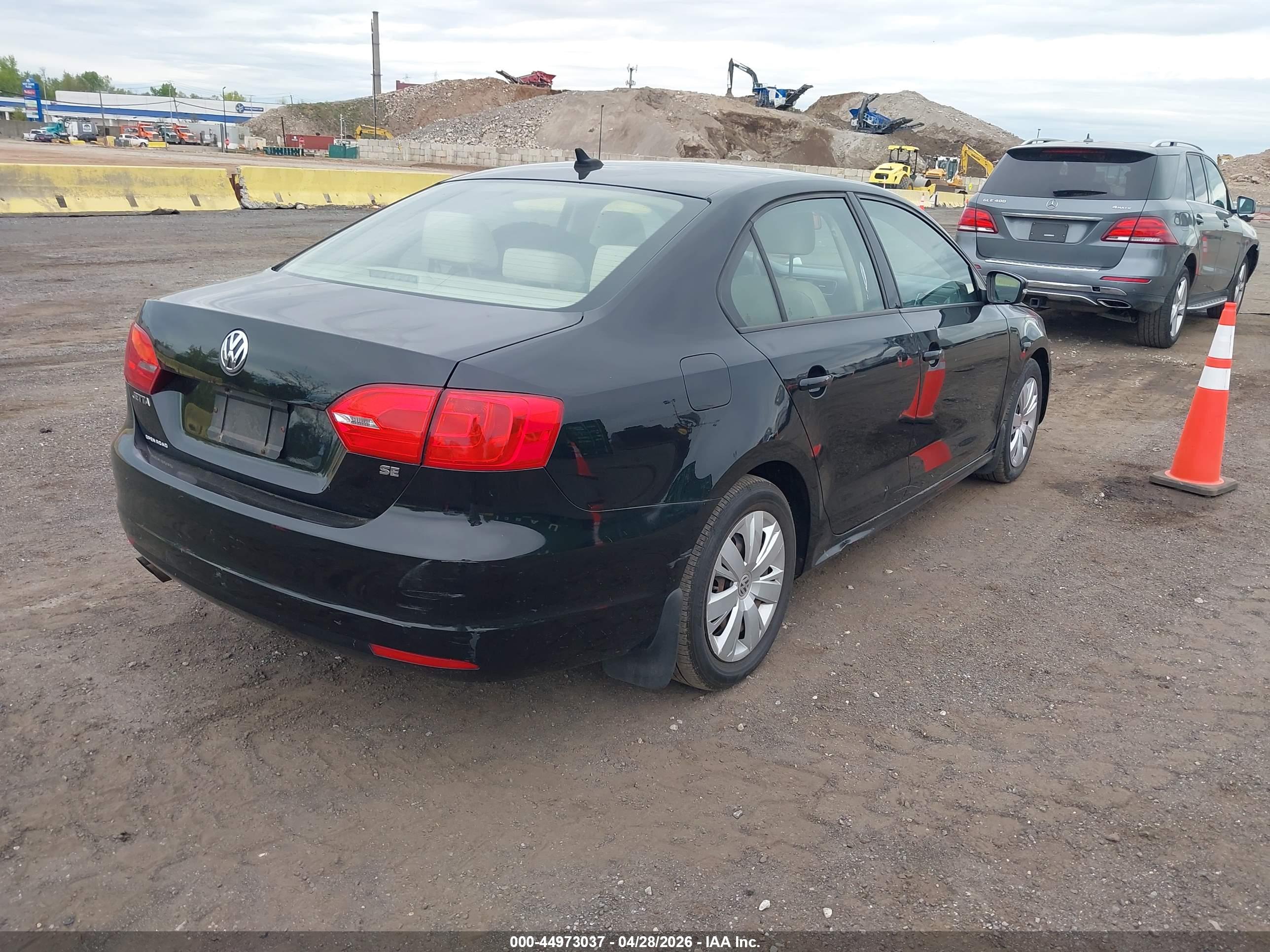 VOLKSWAGEN JETTA image 4