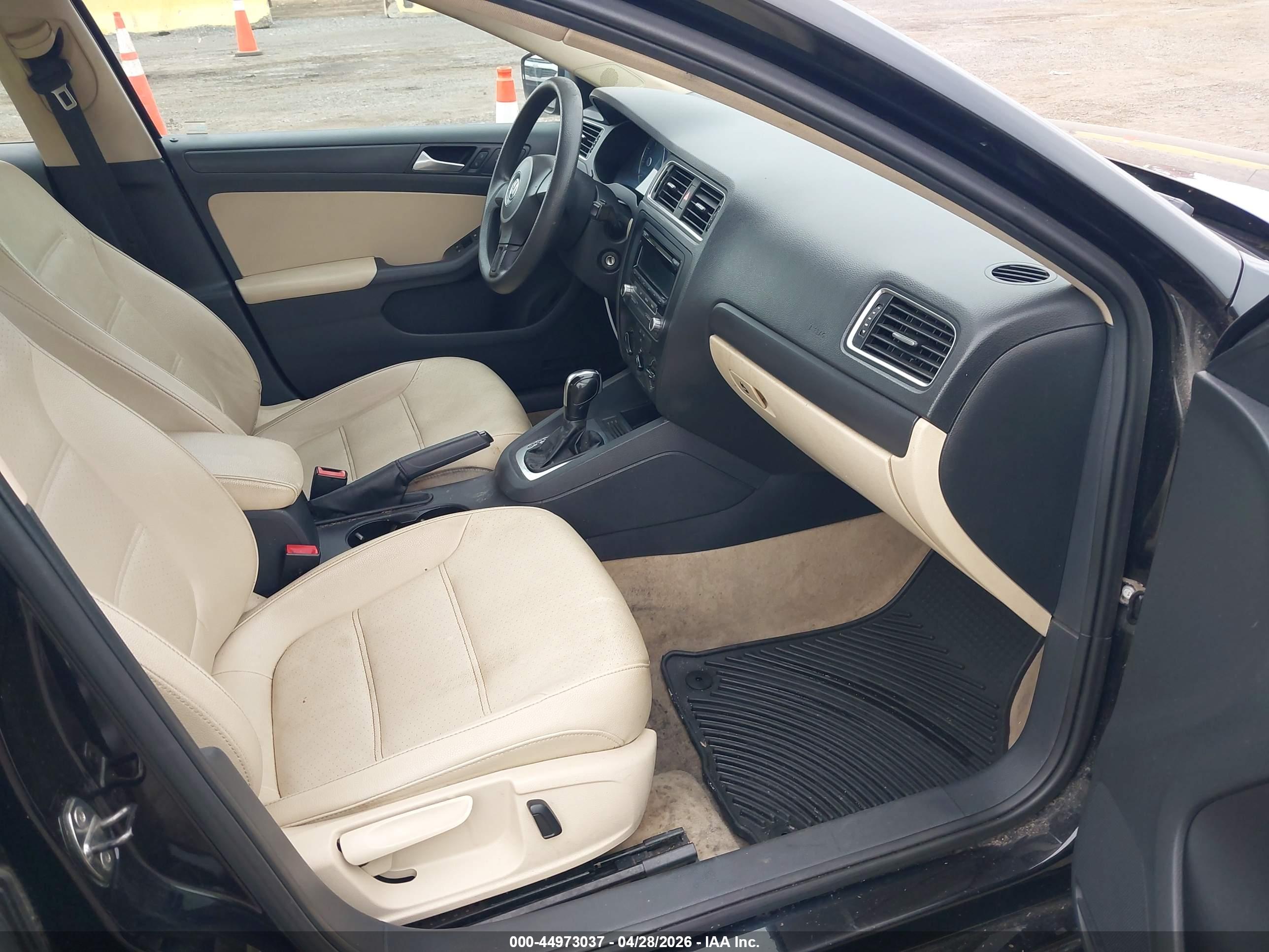 VOLKSWAGEN JETTA image 5