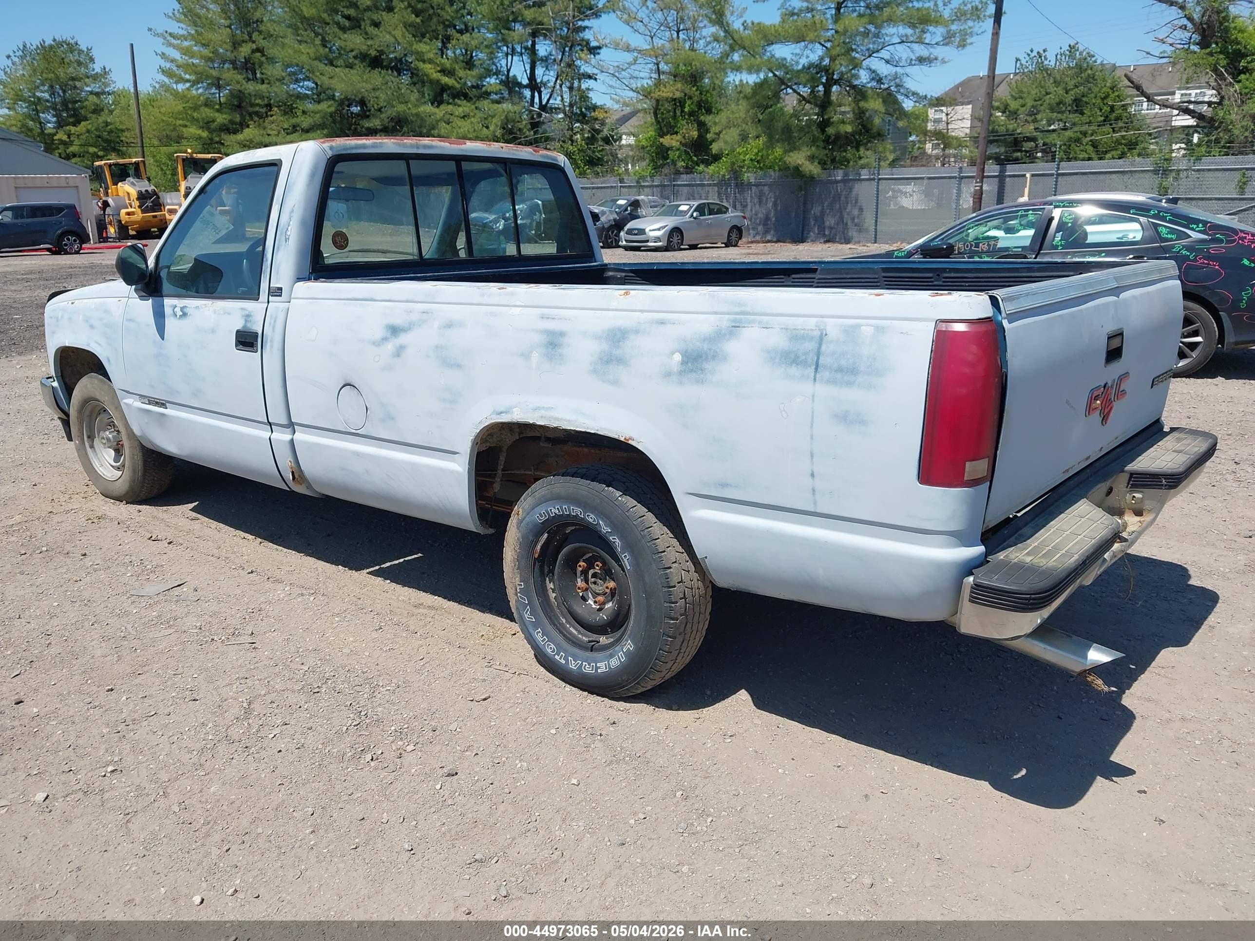 GMC SIERRA image 3