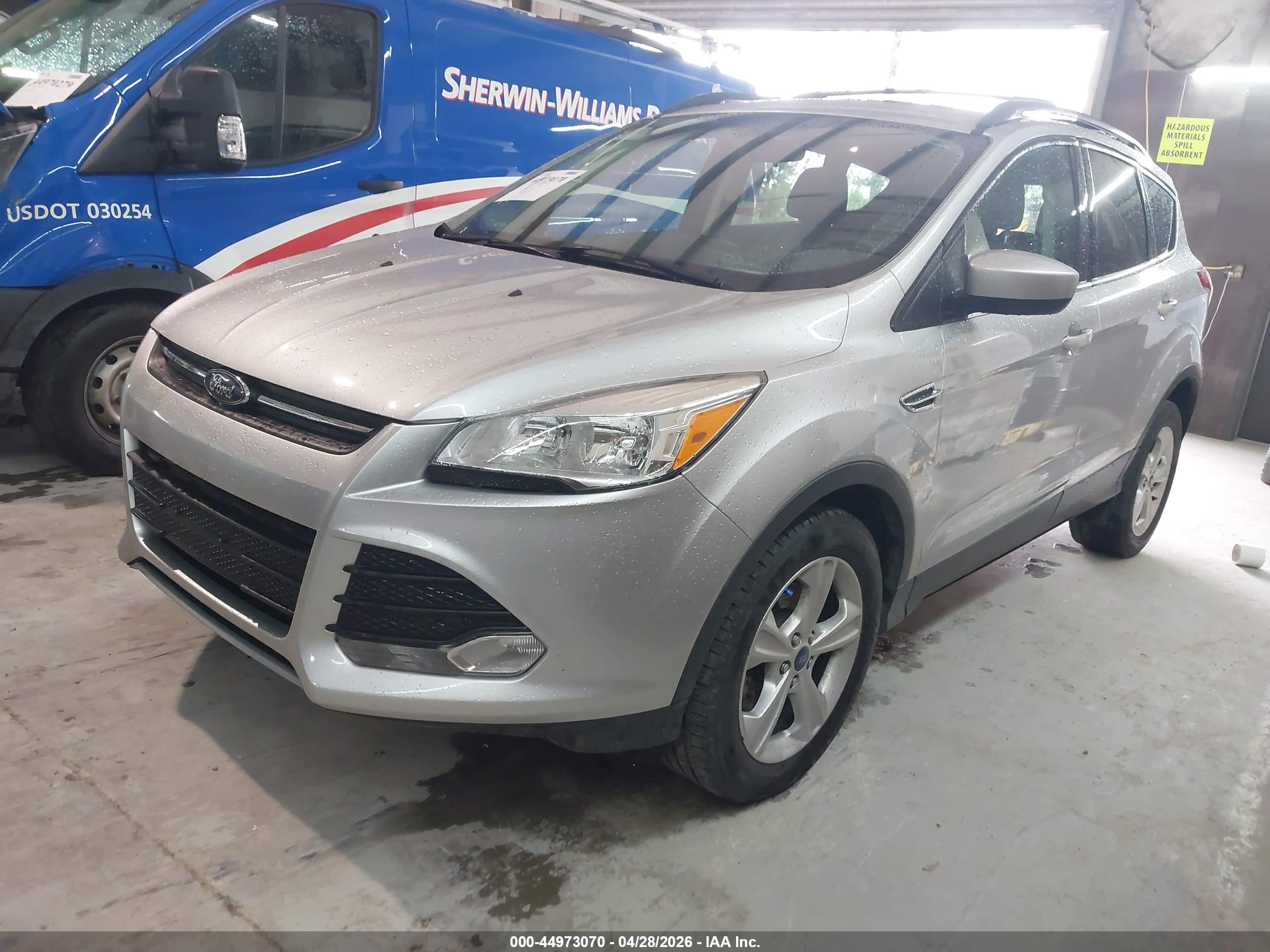 FORD ESCAPE image 2