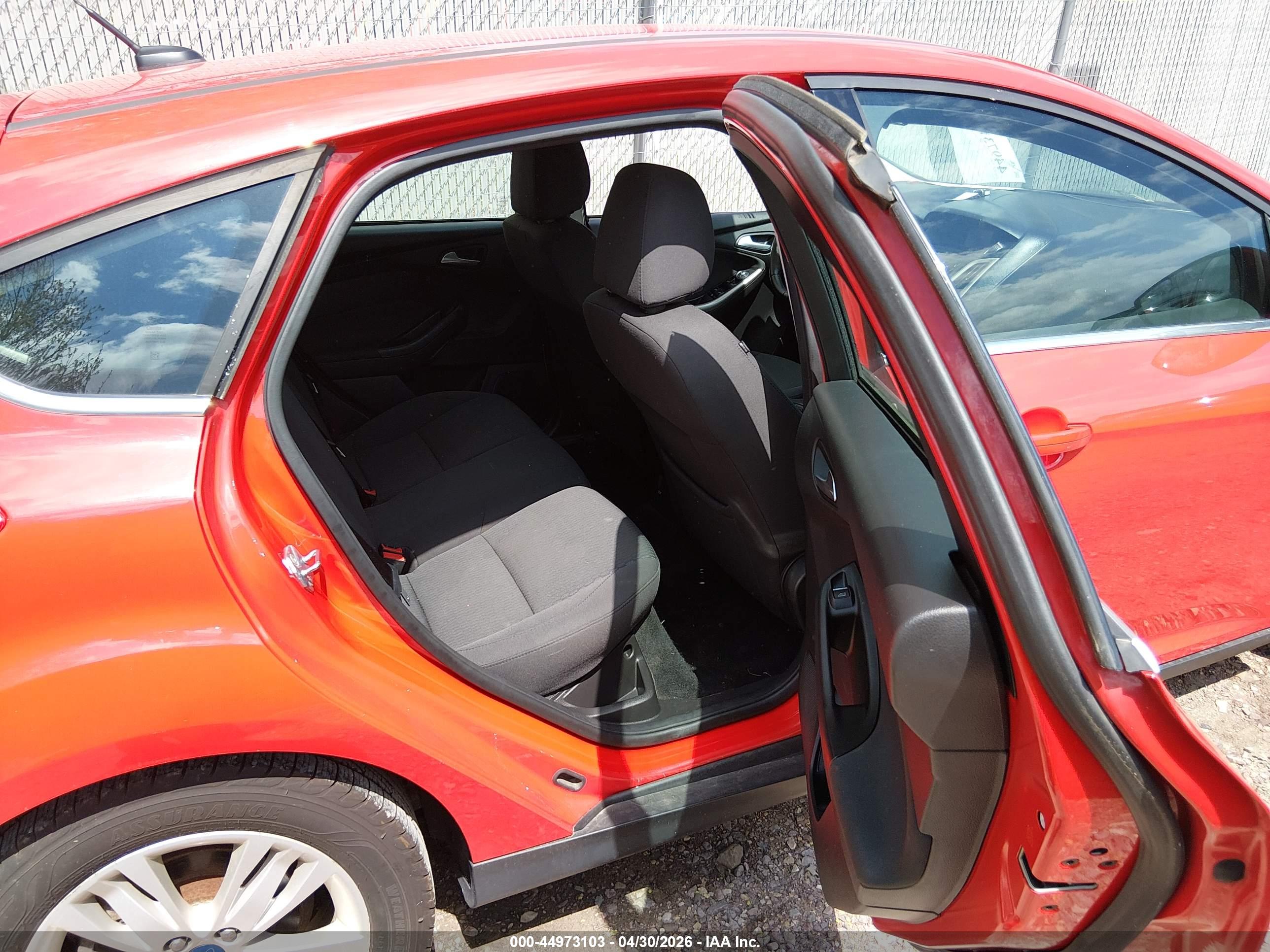 FORD FOCUS image 8