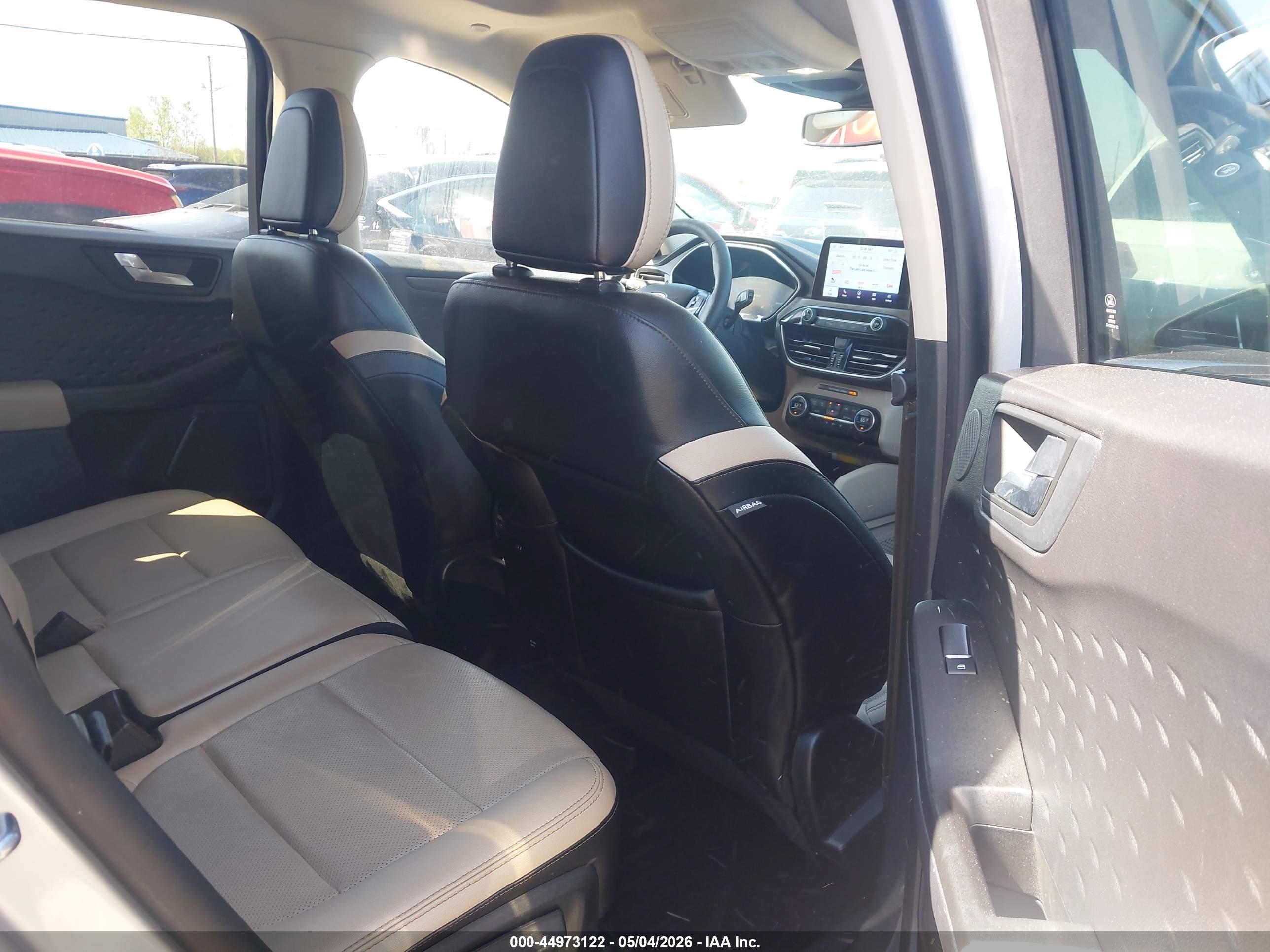 FORD ESCAPE image 8