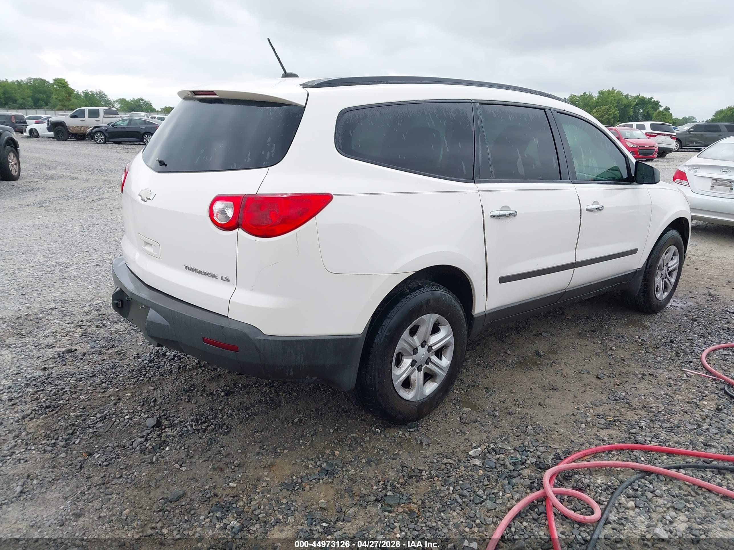 CHEVROLET TRAVERSE image 4