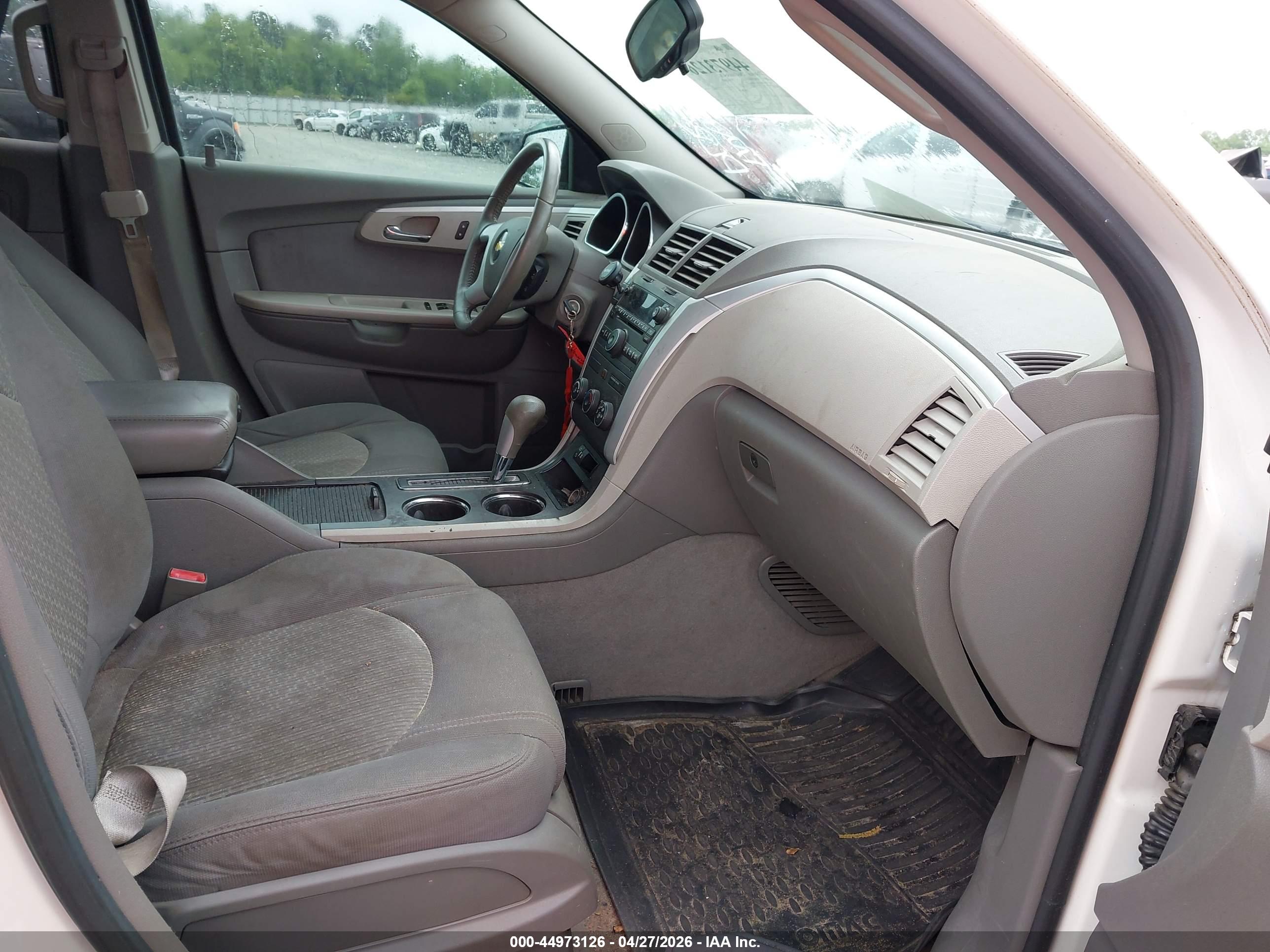 CHEVROLET TRAVERSE image 5