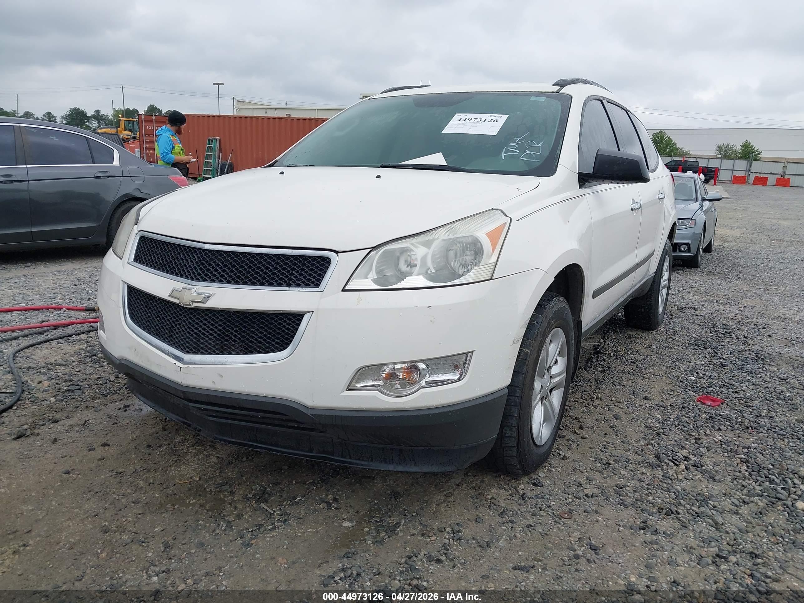CHEVROLET TRAVERSE image 6