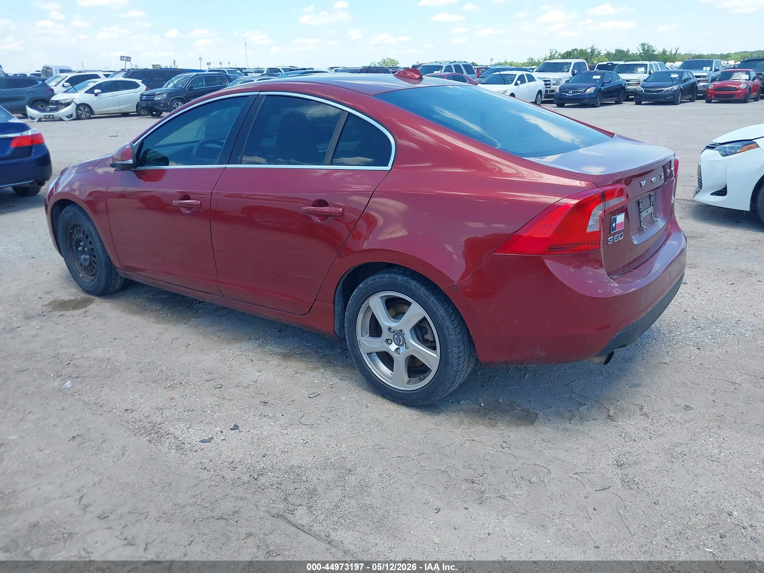 VOLVO S60 image 3