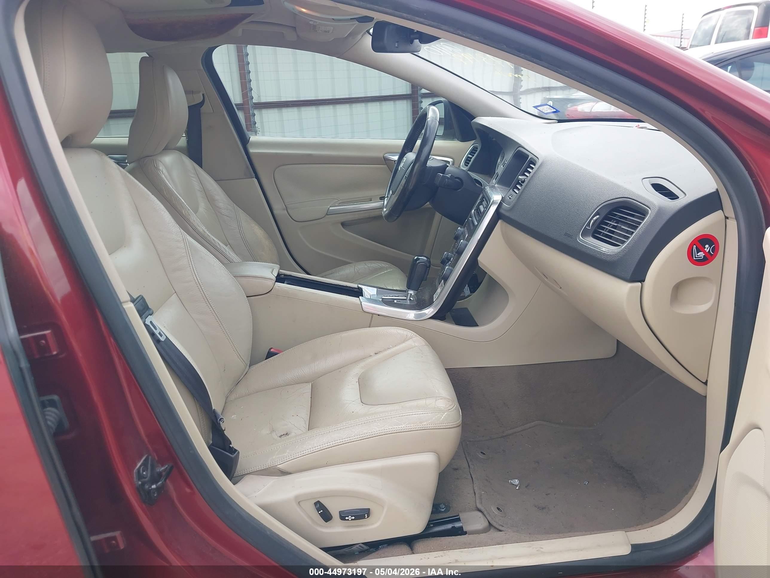 VOLVO S60 image 5