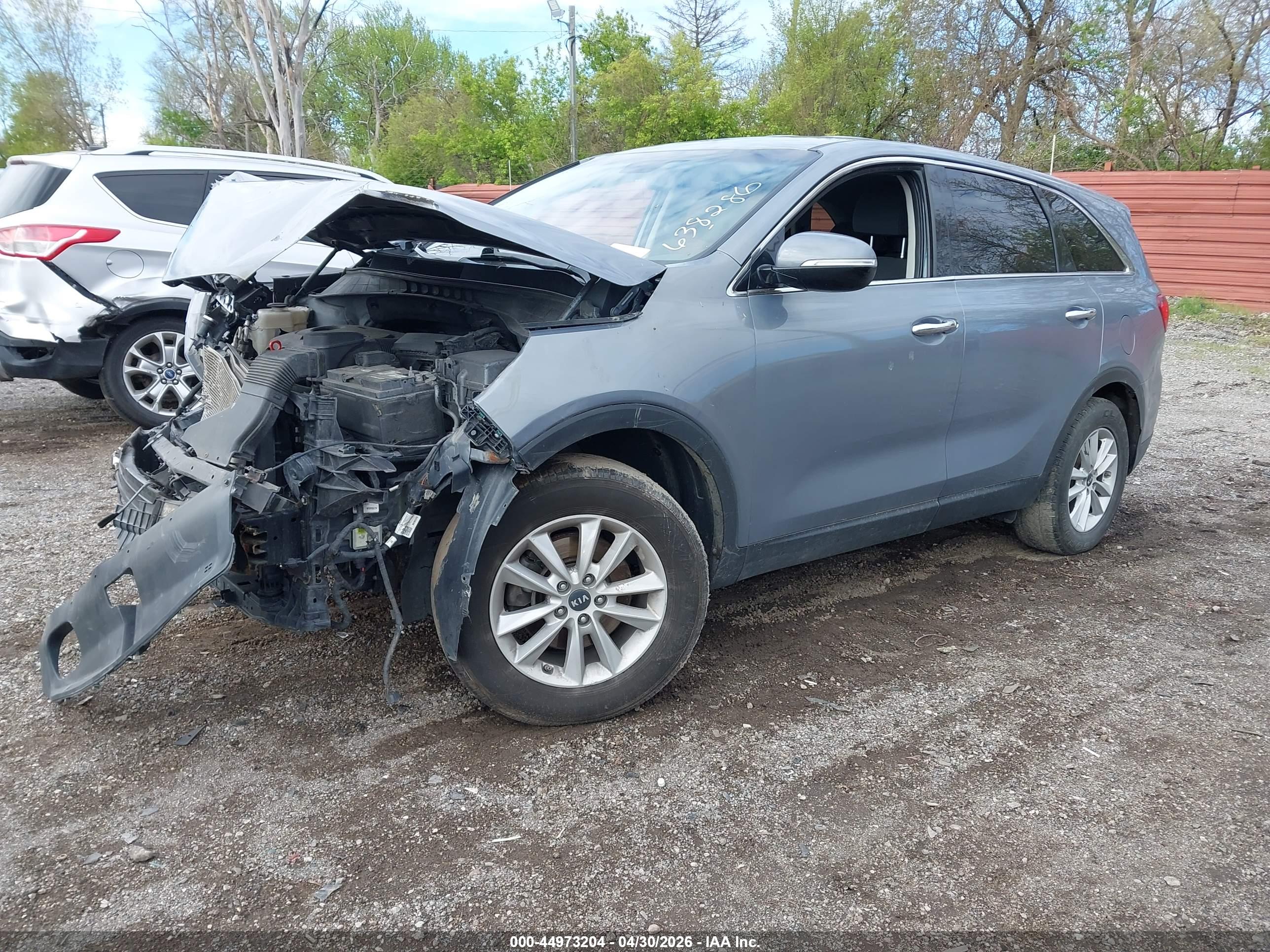 KIA SORENTO image 2