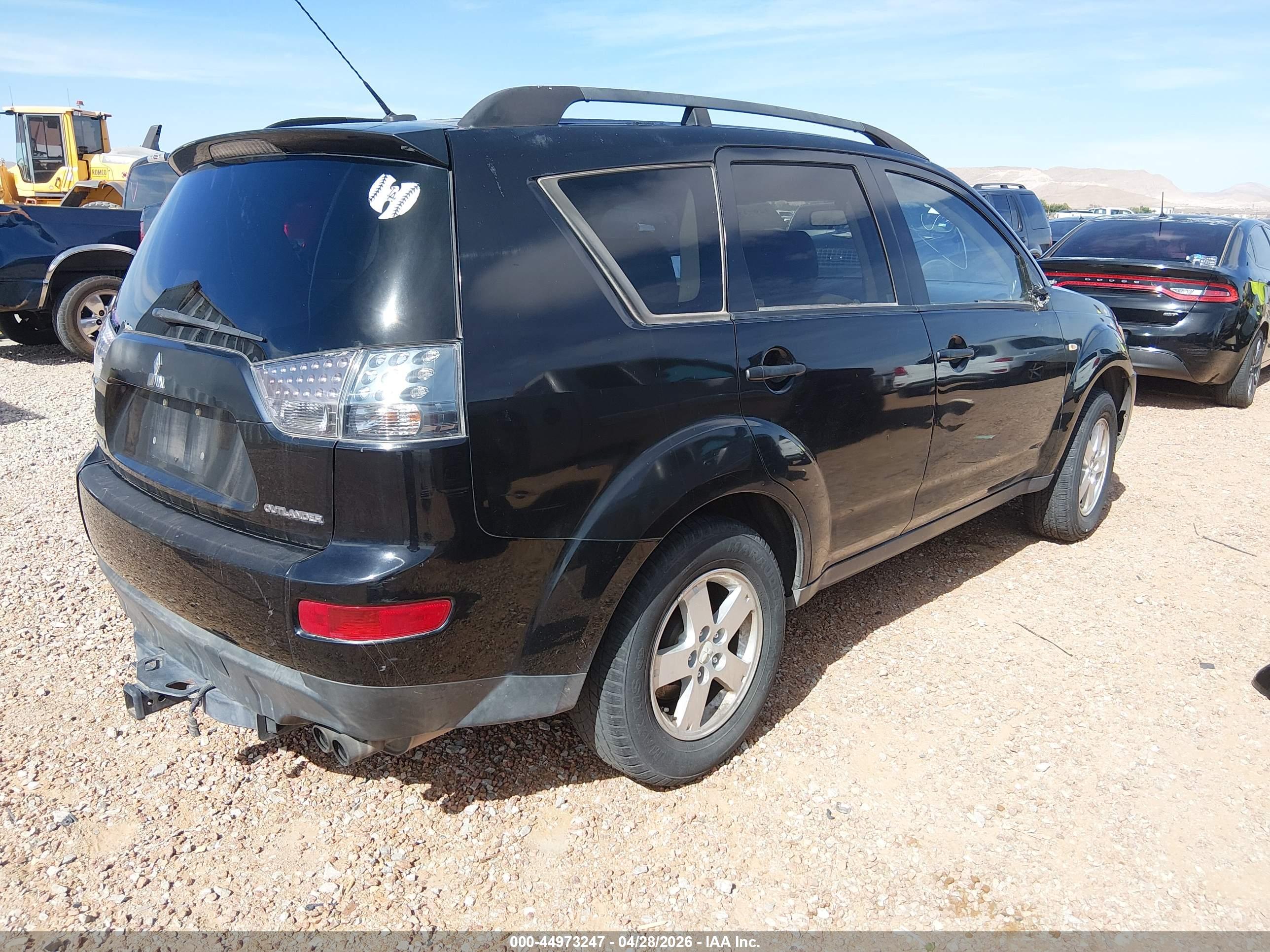 MITSUBISHI OUTLANDER image 4