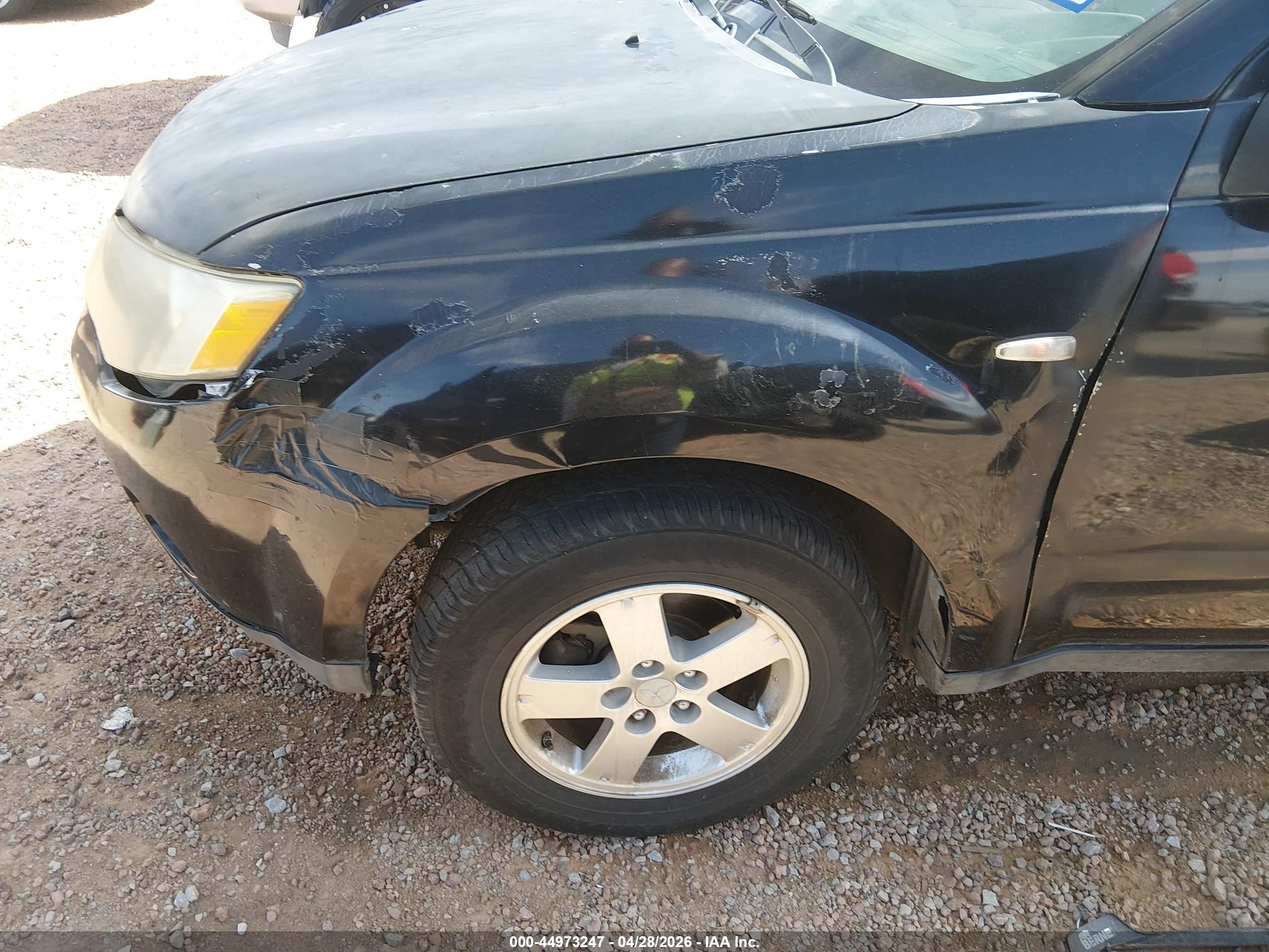 MITSUBISHI OUTLANDER image 6