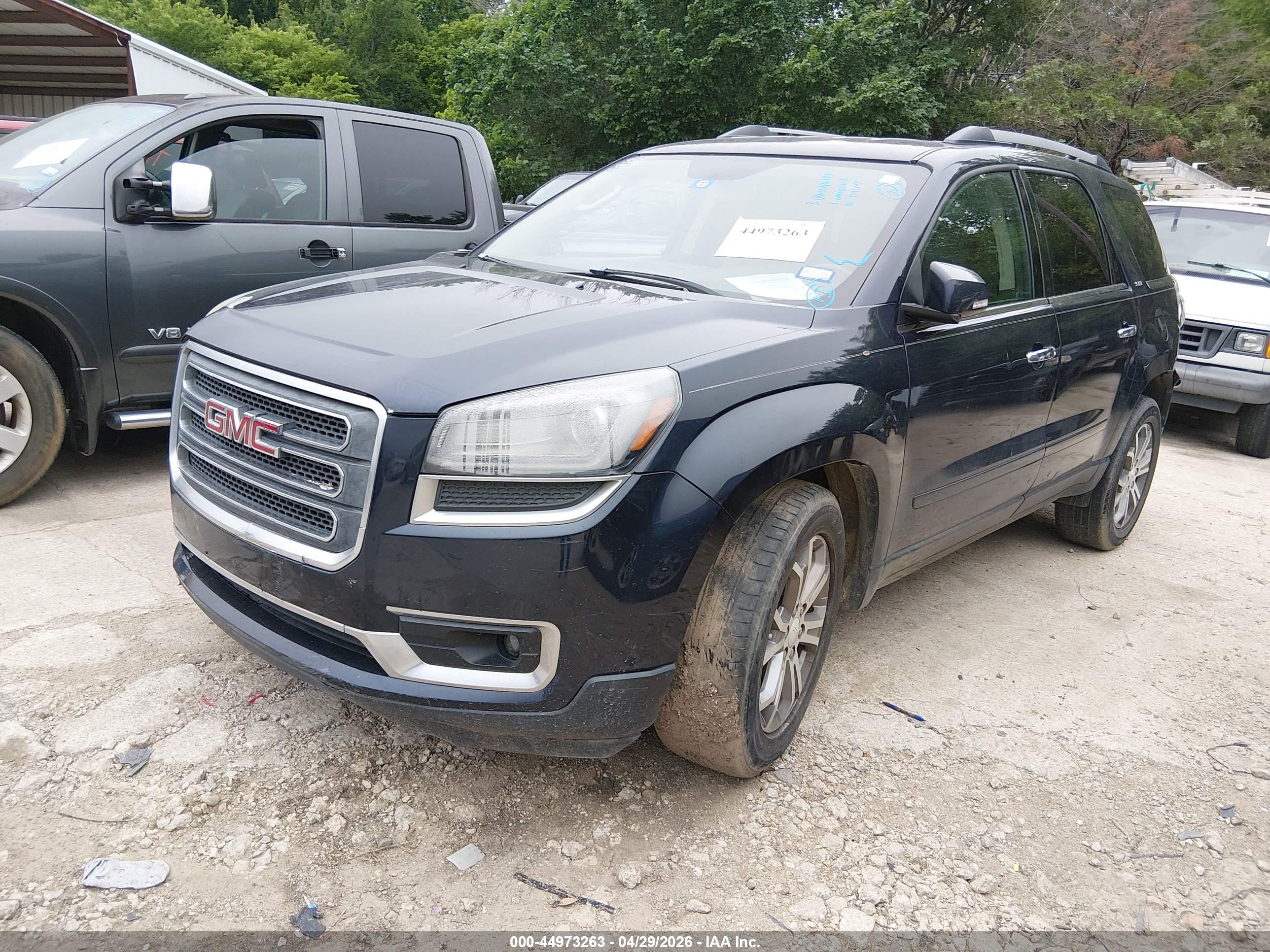 GMC ACADIA image 2