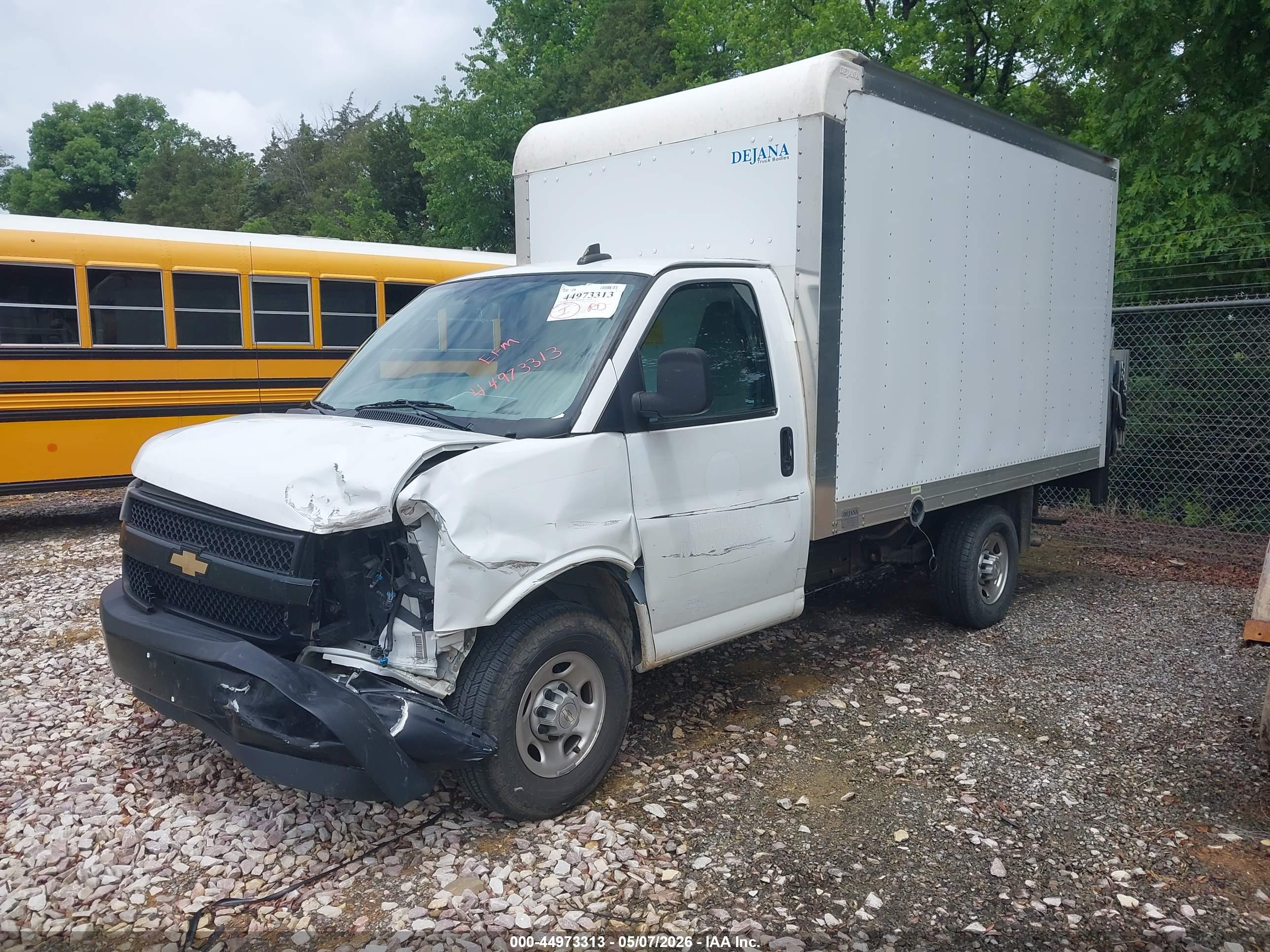 CHEVROLET EXPRESS image 2