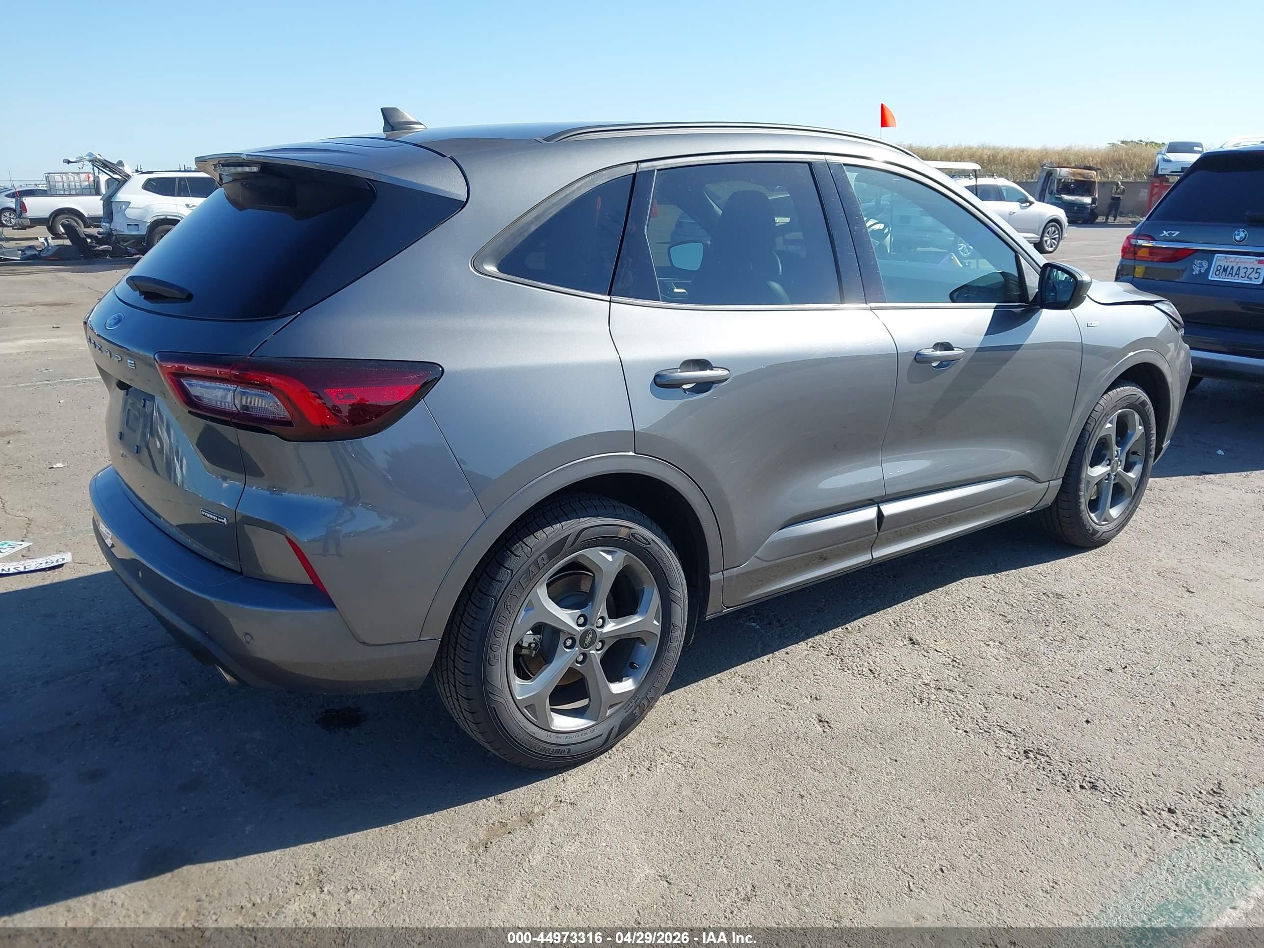 FORD ESCAPE image 4