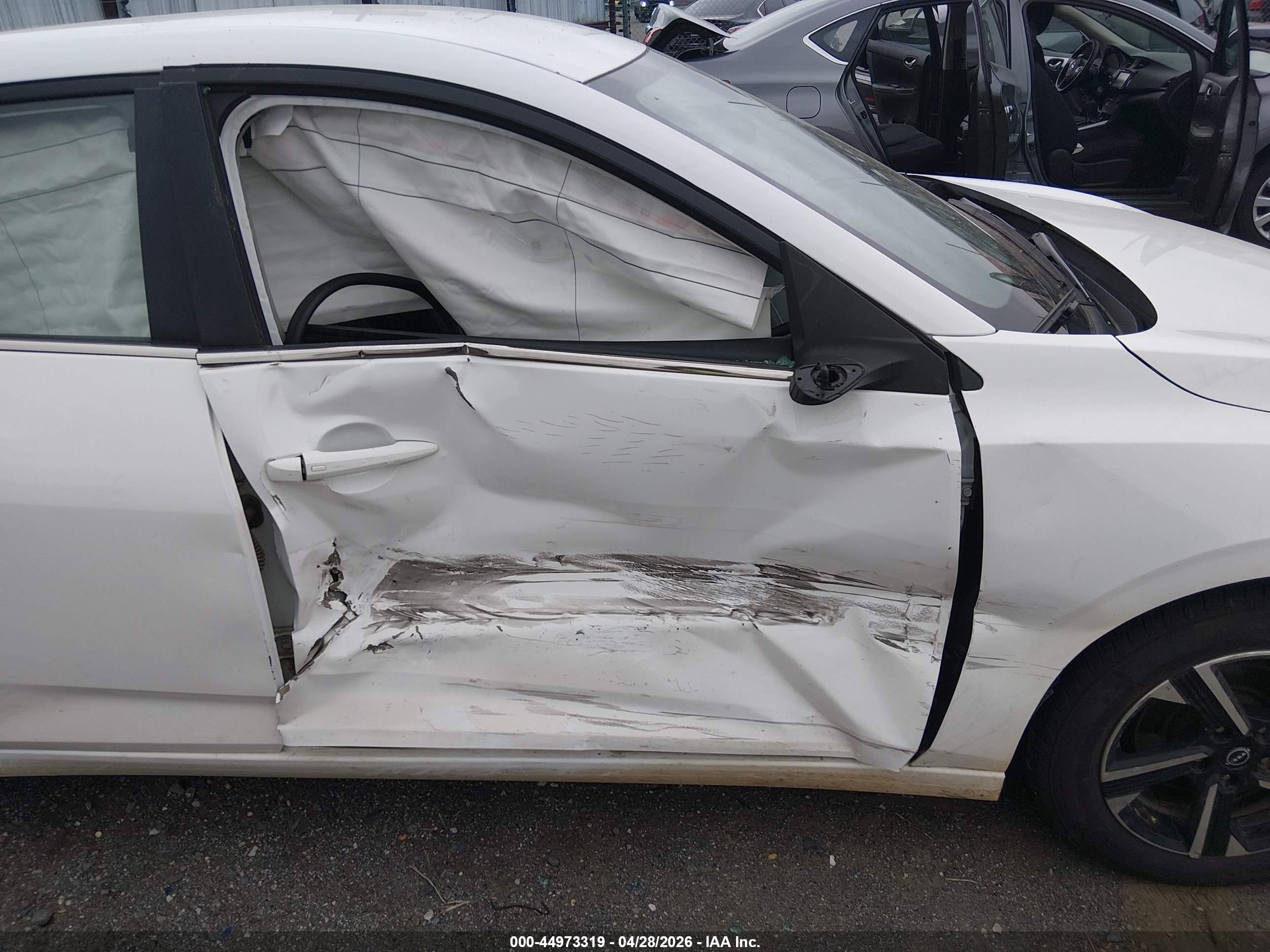 NISSAN SENTRA image 6